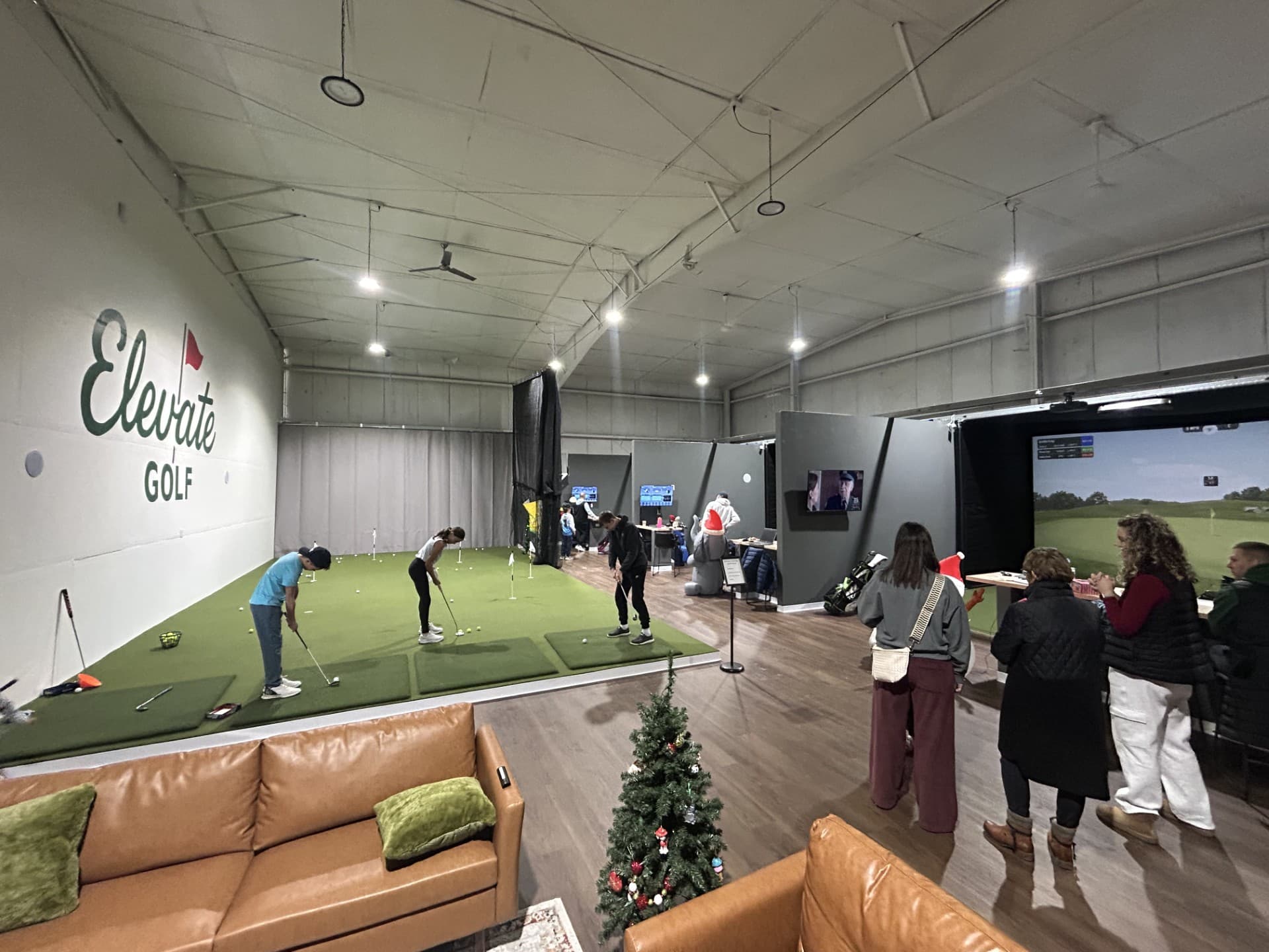 Elevate Indoor Golf - Image 1