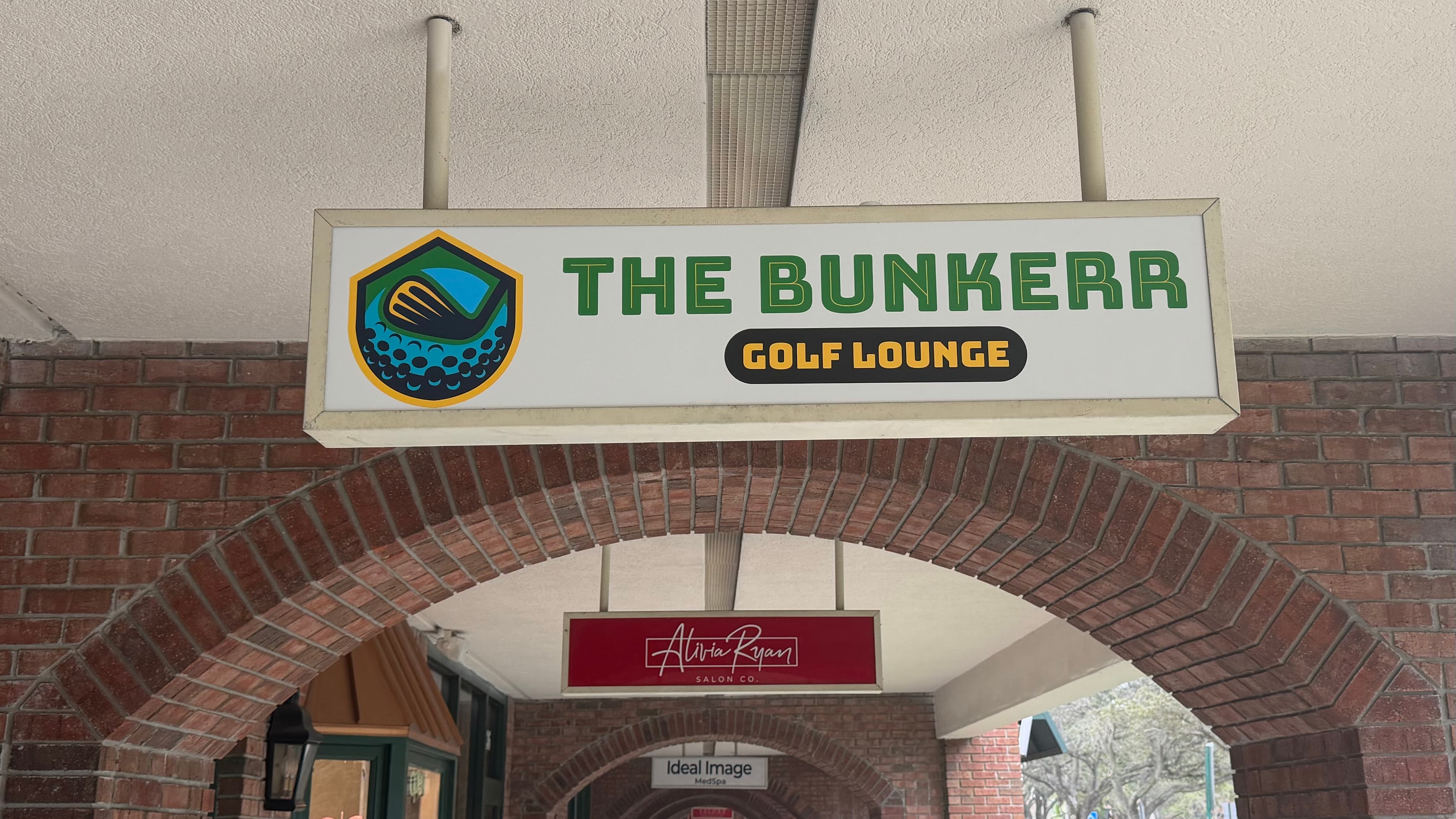 The Bunkerr Golf Lounge