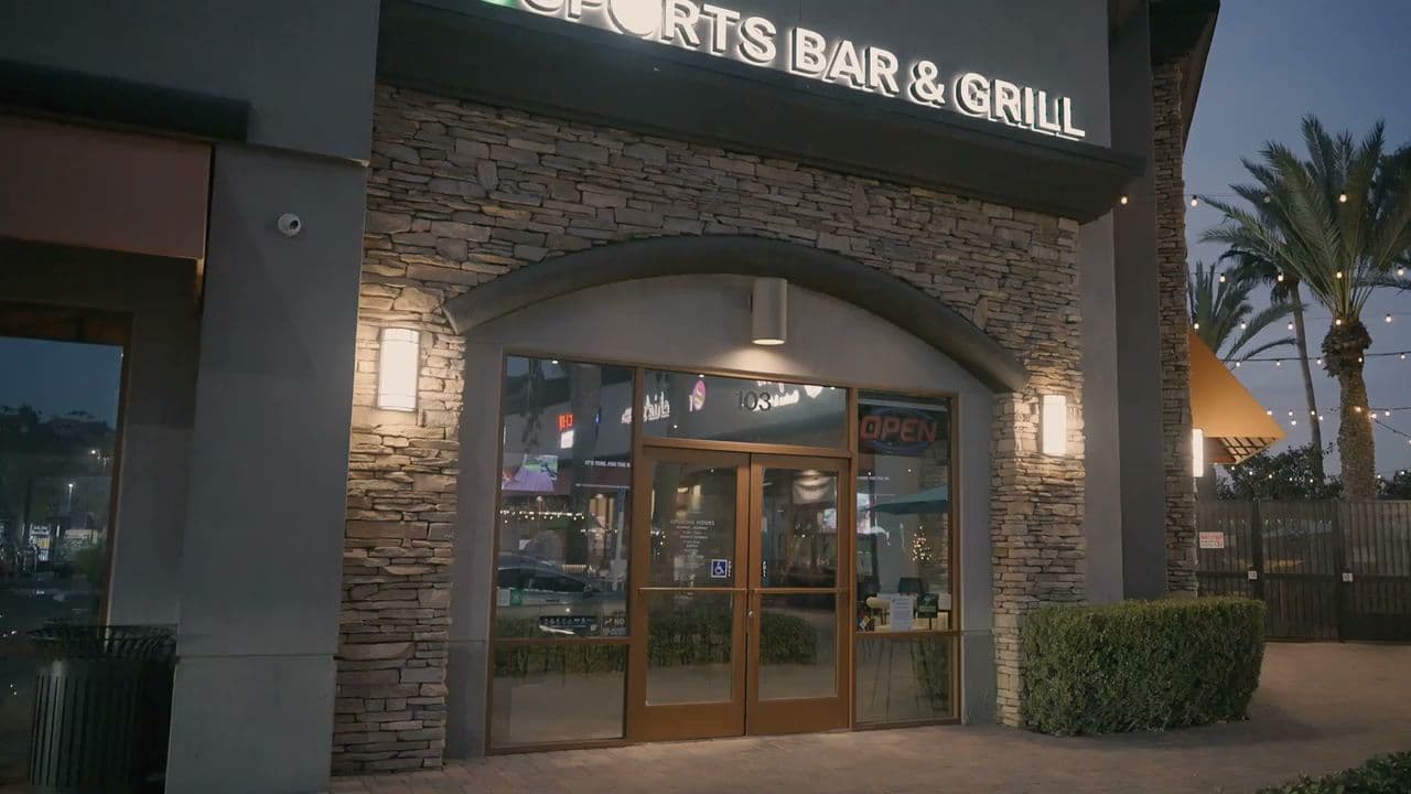 Par 3 Sports Bar & Grill - Image 4