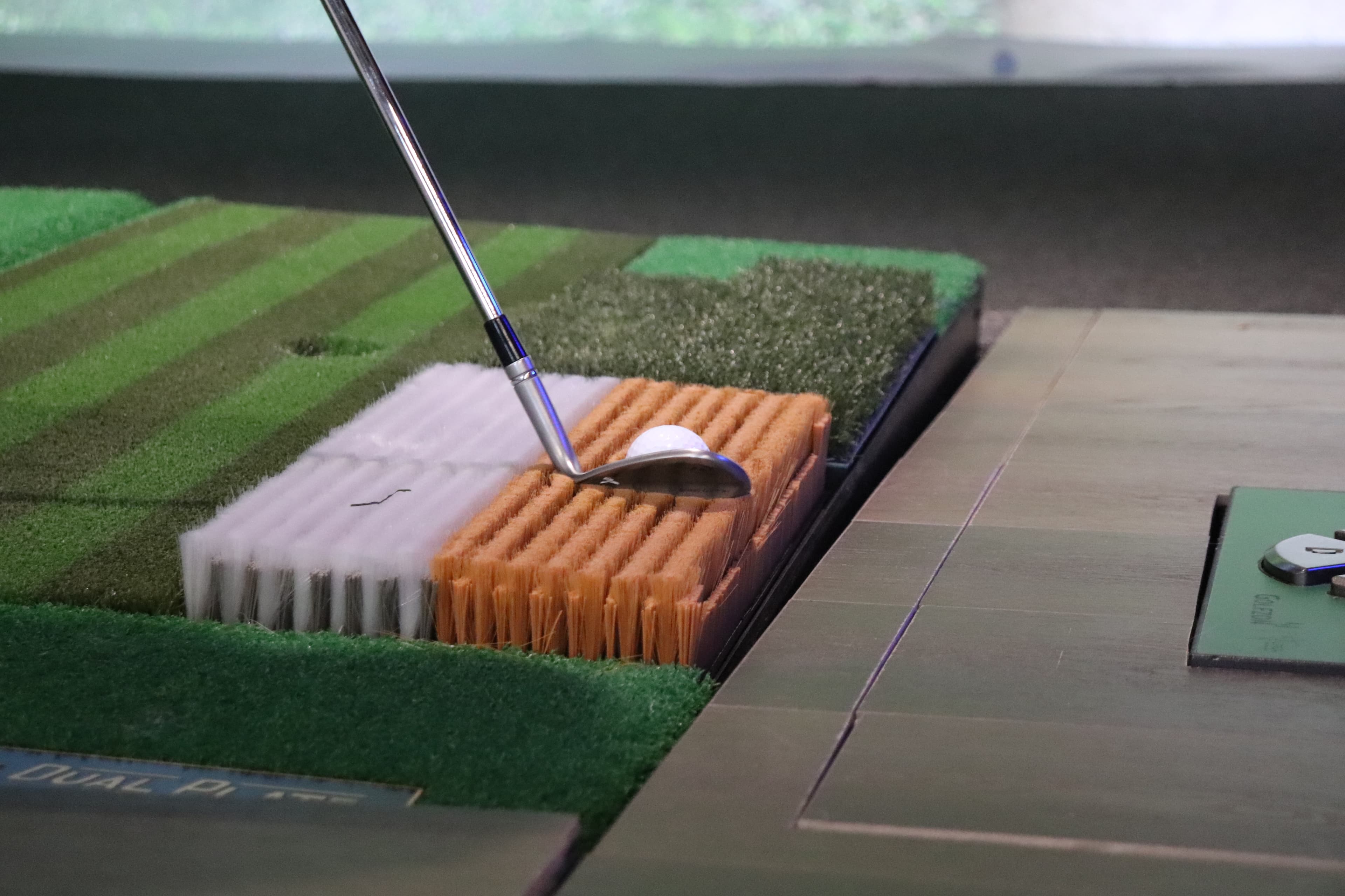 Avid Caddie Golf Lounge - Image 10