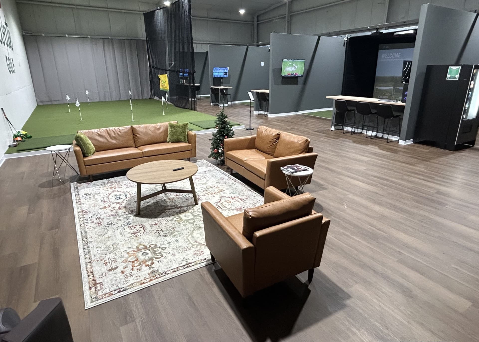 Elevate Indoor Golf - Image 2