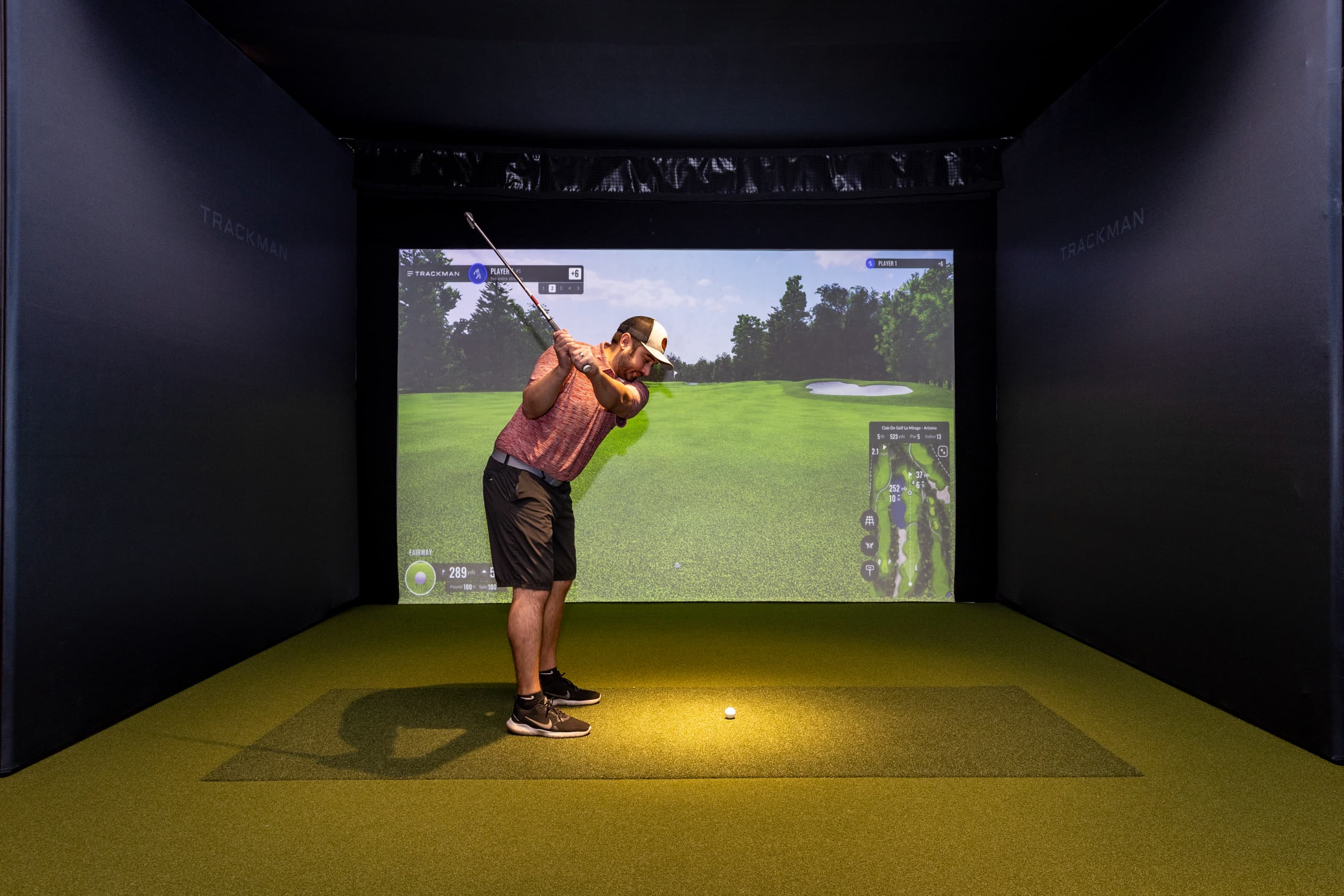 Phoenix Golf Lounge - Image 1