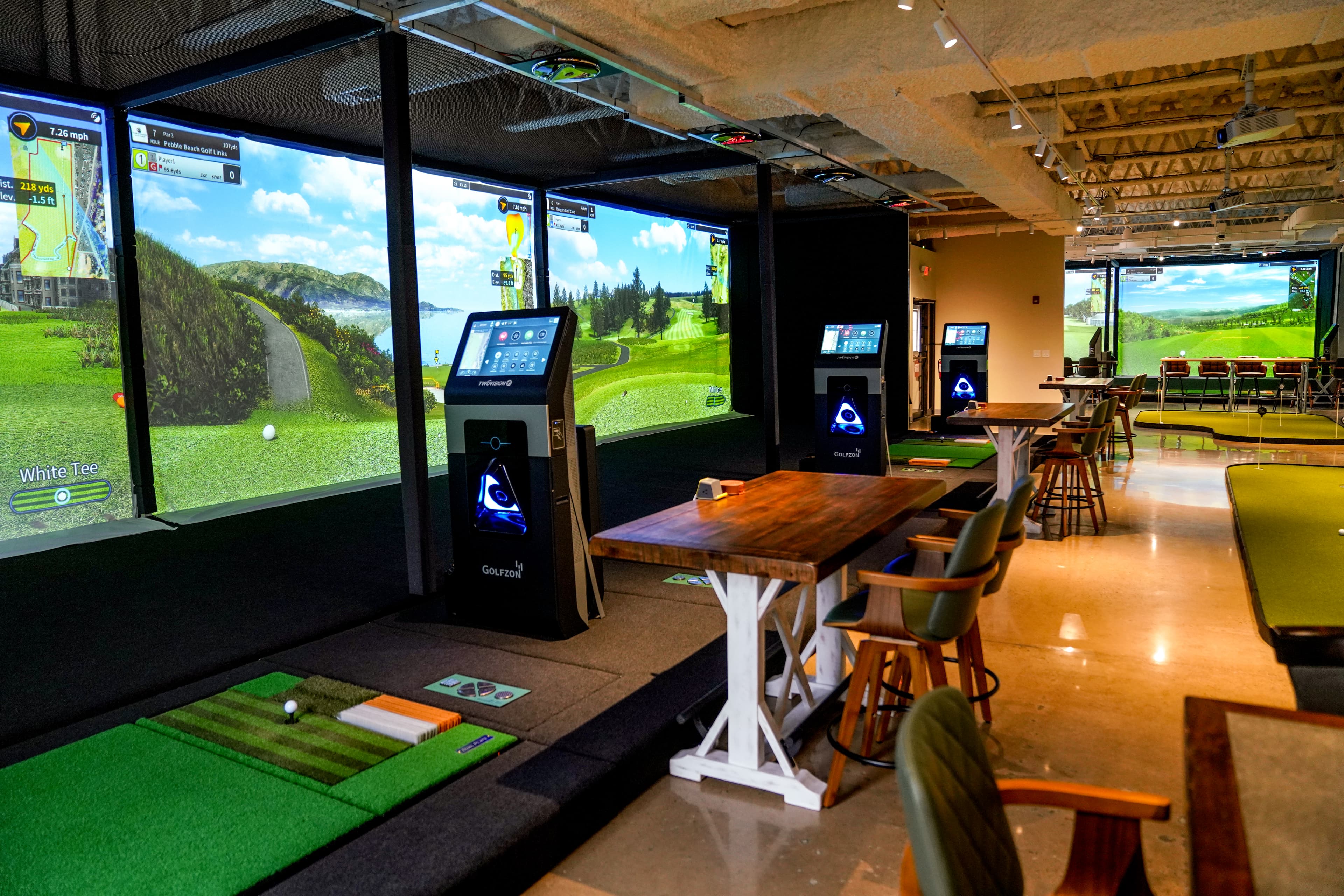 Indoor Golf Club - Image 1