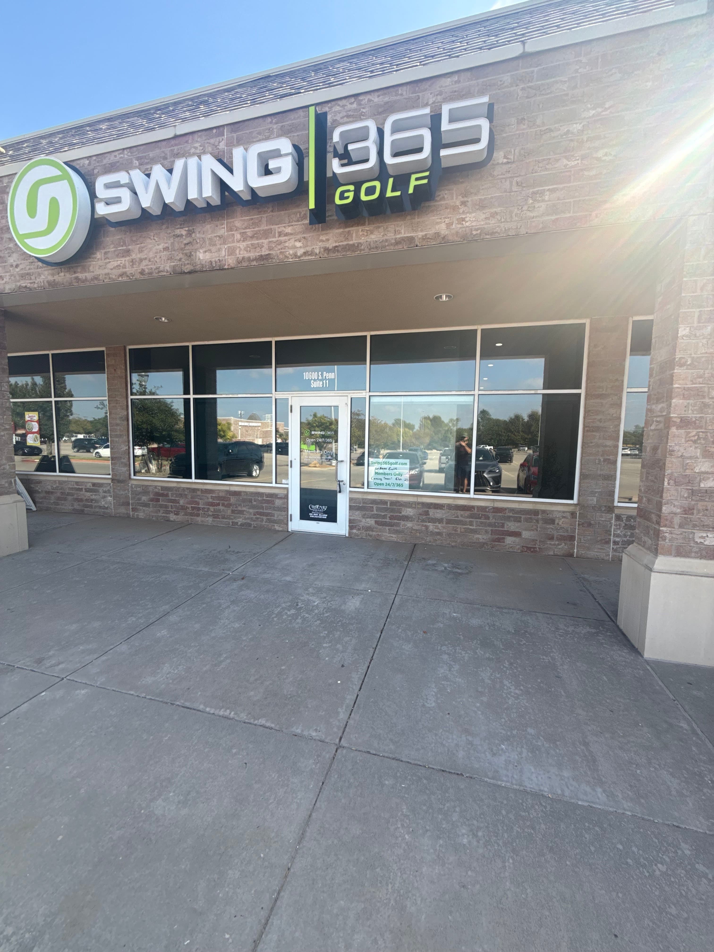 Swing 365 Golf - Image 1