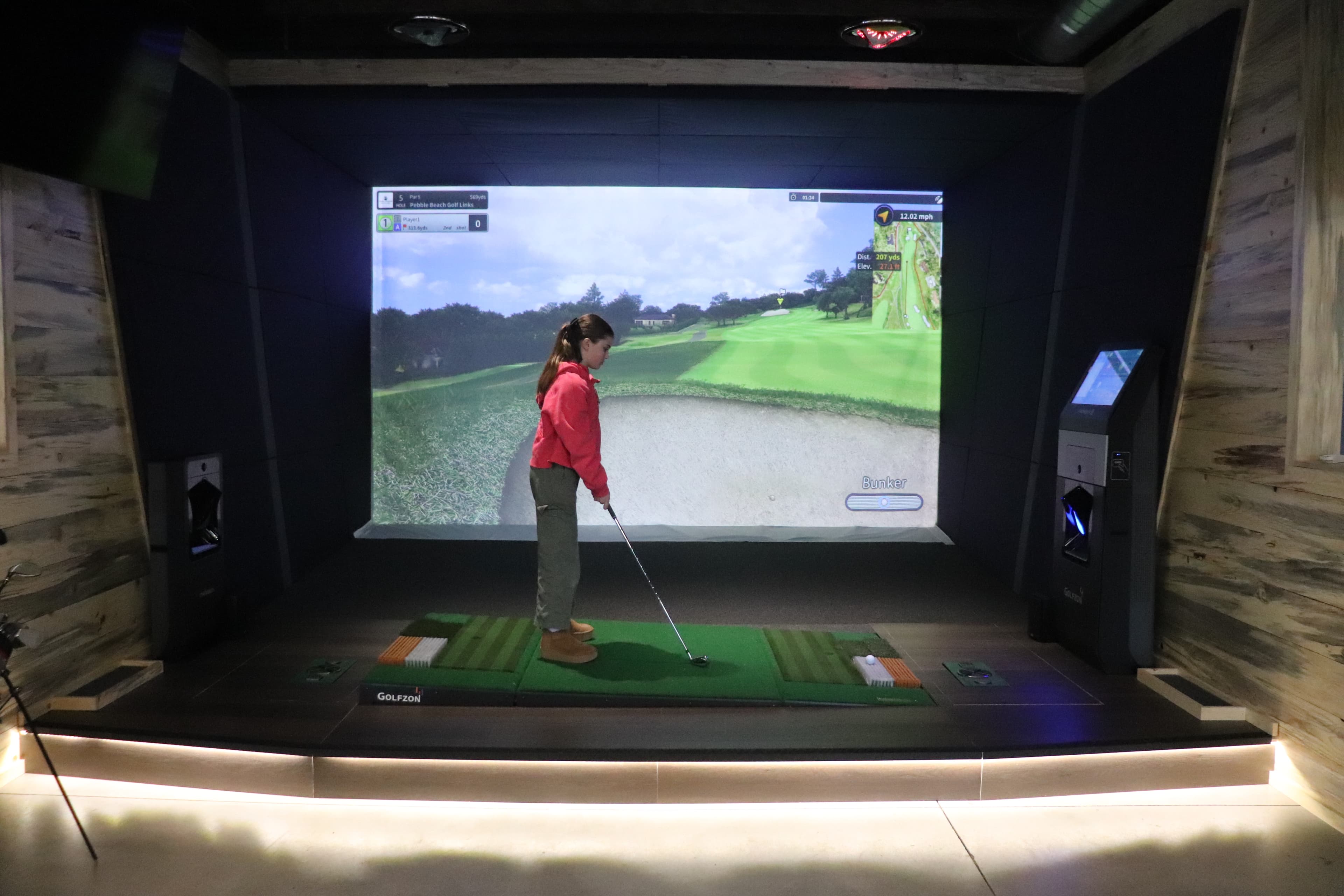 Avid Caddie Golf Lounge - Image 1
