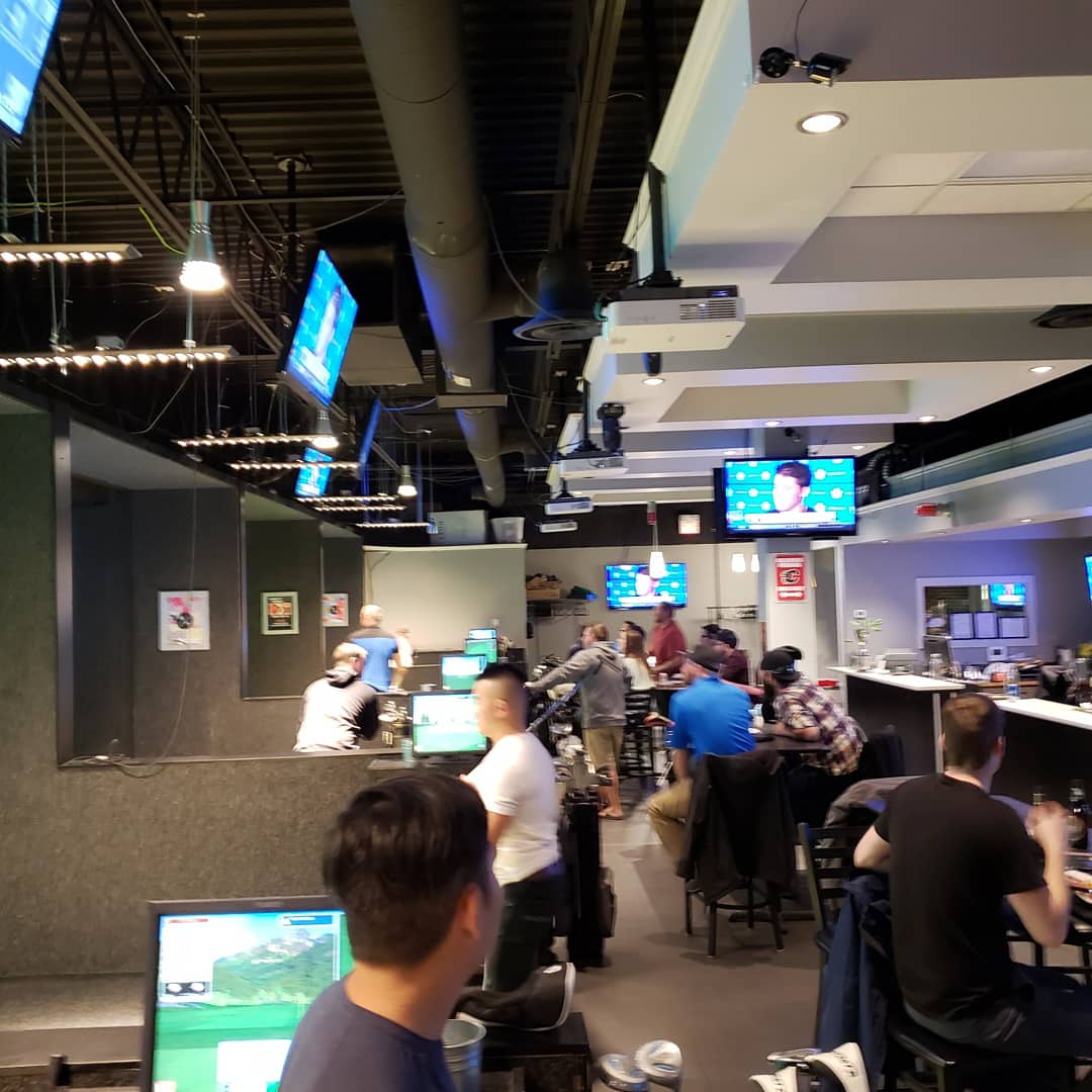 Metro Fairway Indoor Golfing - Image 4