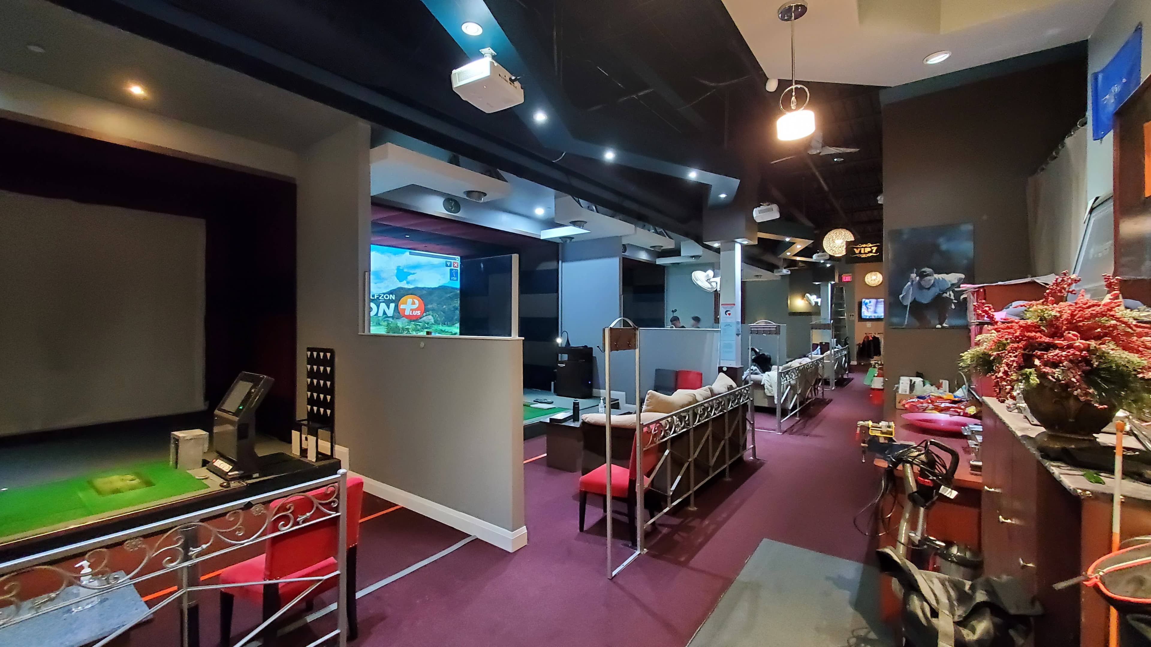 Golf Wing Virtual Golf & Restaurant - Image 4