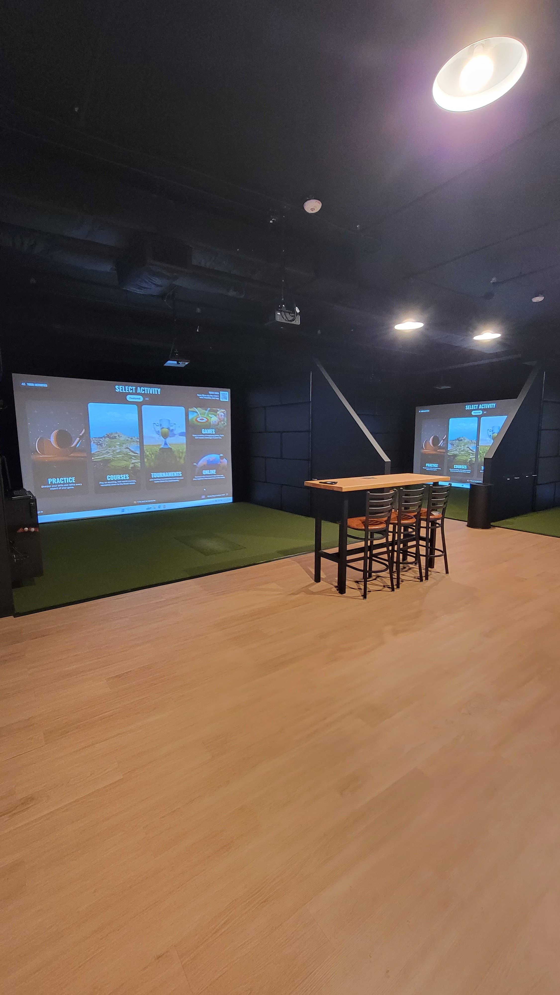 Birdie Bays Indoor Golf - Image 10