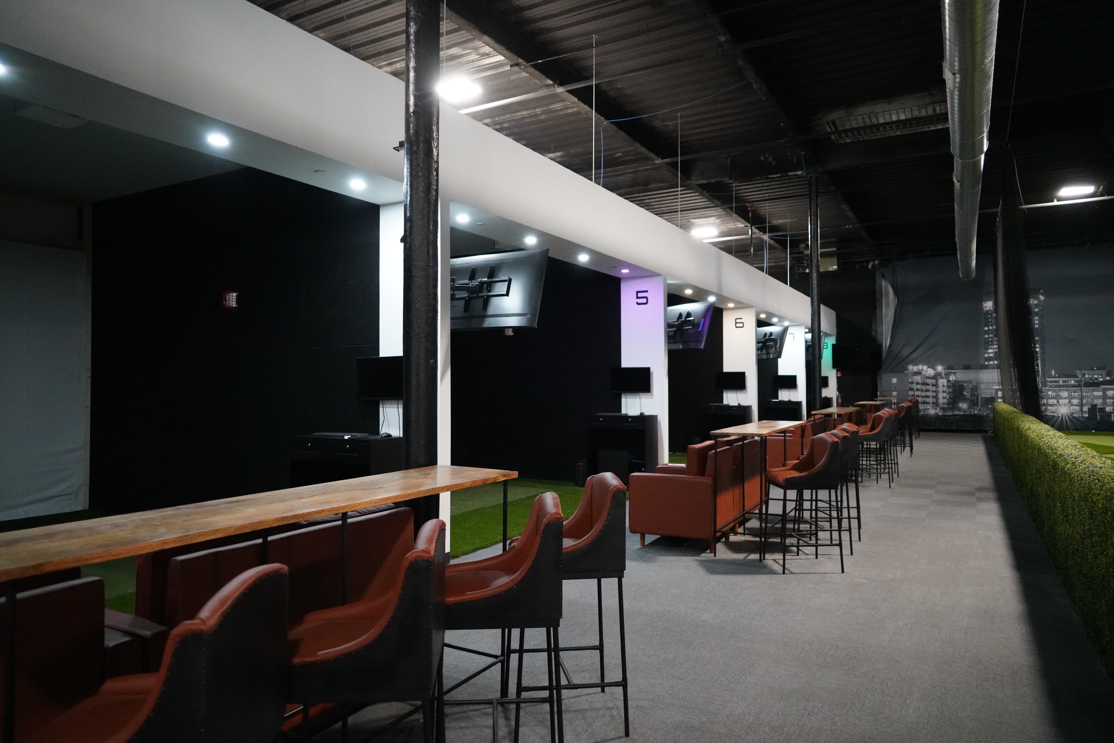 Pin Point Indoor Pickleball & Golf - Image 9