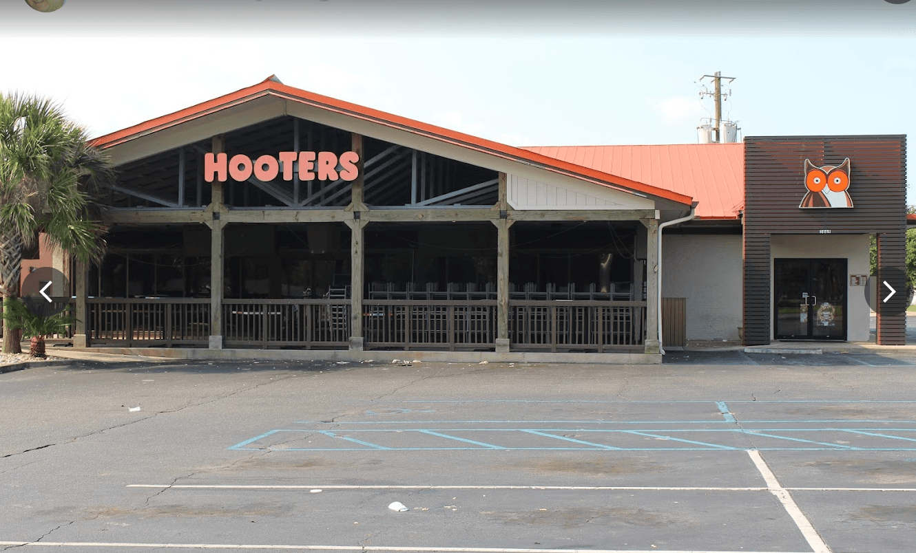 Hooters - Image 1