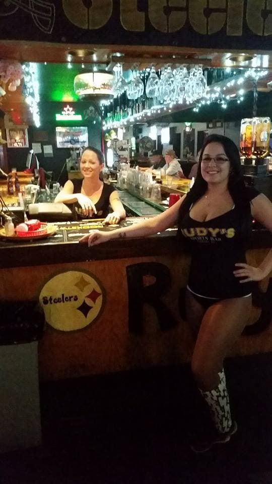 Rudy's Sports Bar - Image 10