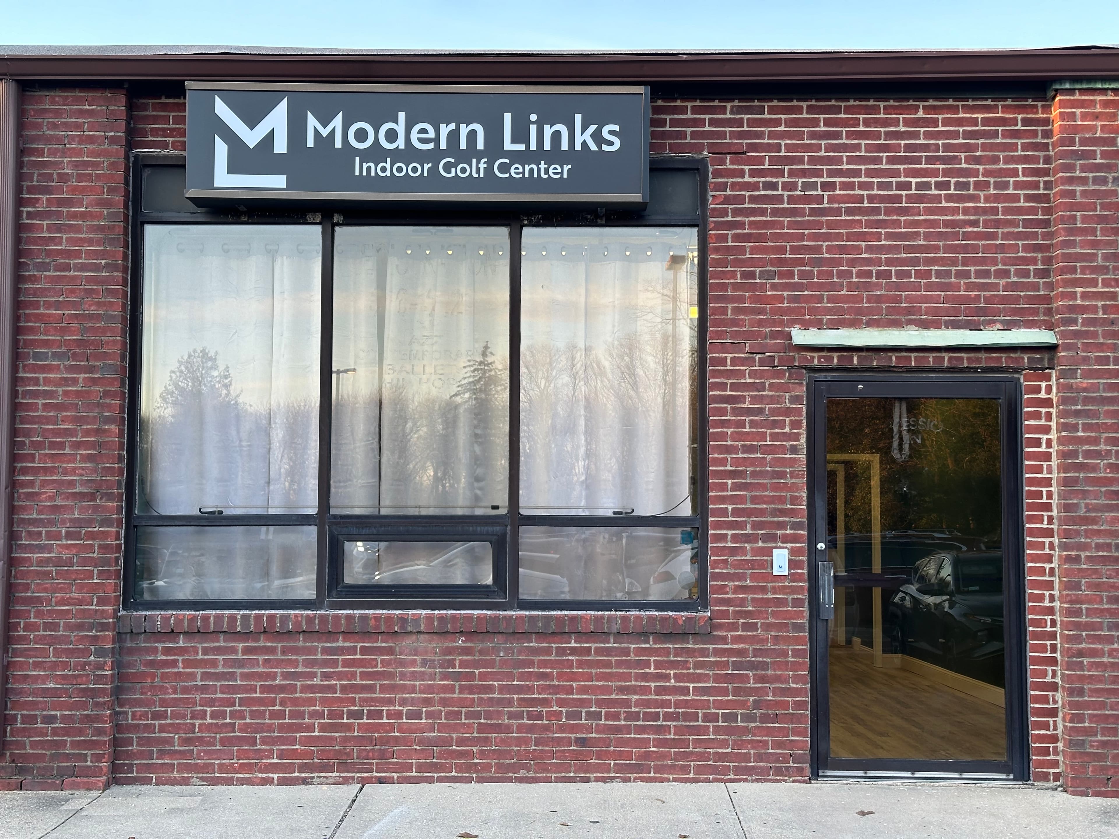 Modern Links - Image 3