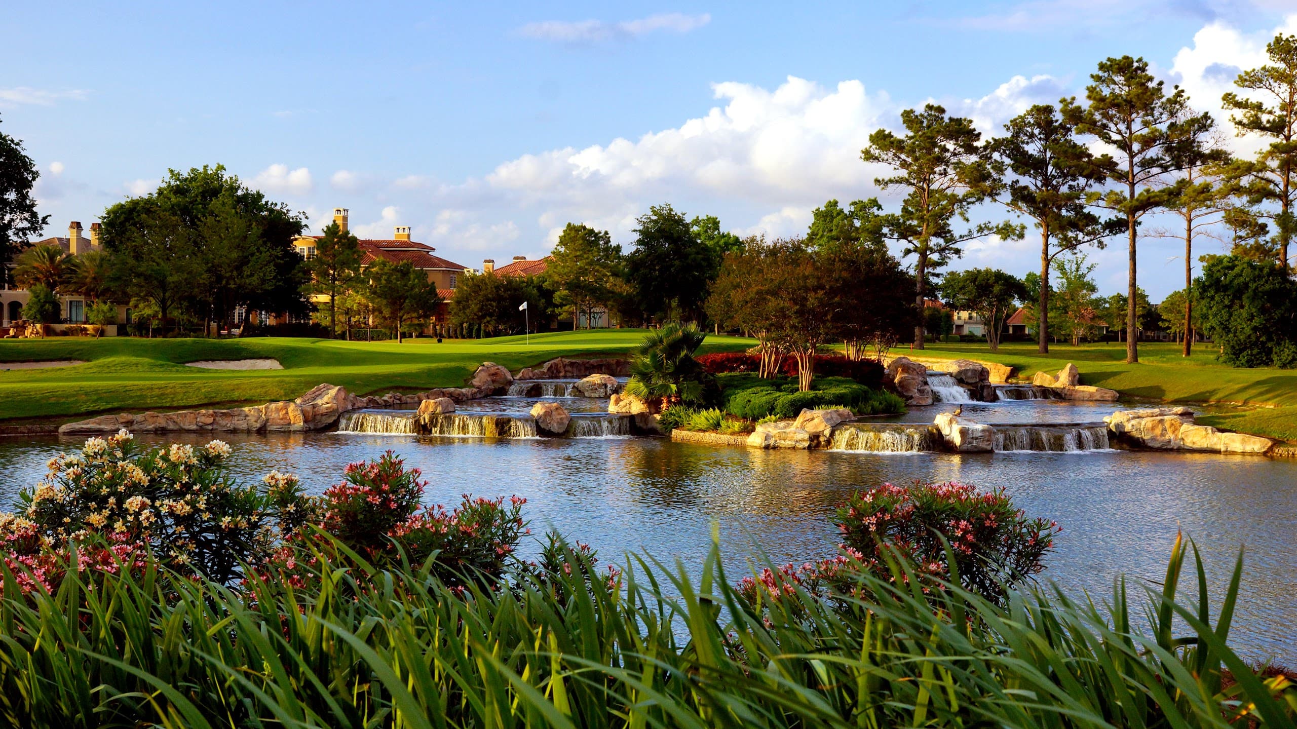 Royal Oaks Country Club - Image 1