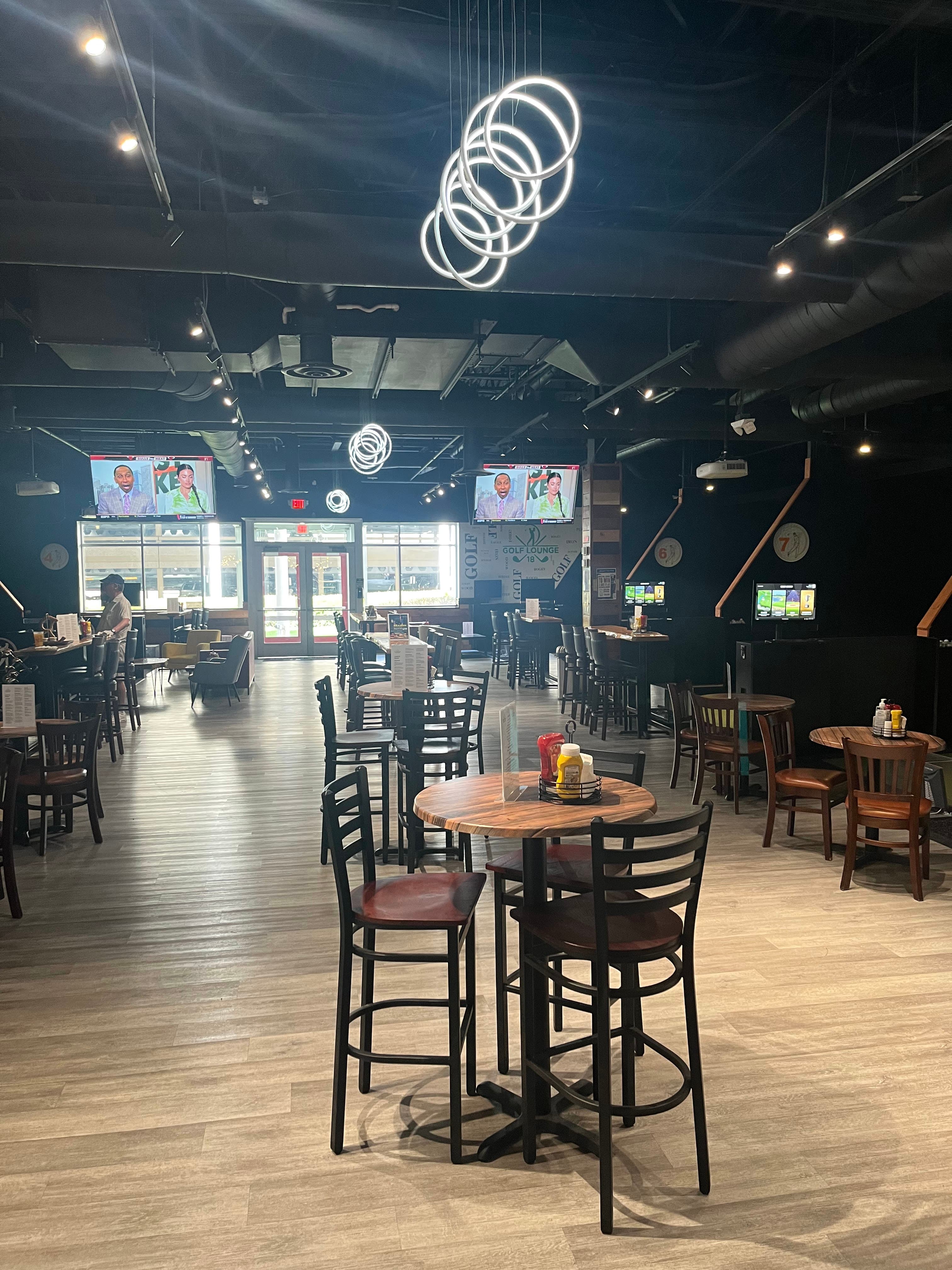 Golf Lounge 18 - Image 3