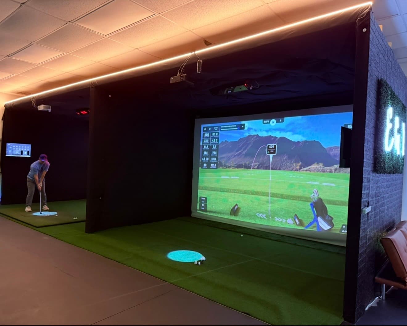 Easley Golf Lounge - Image 8