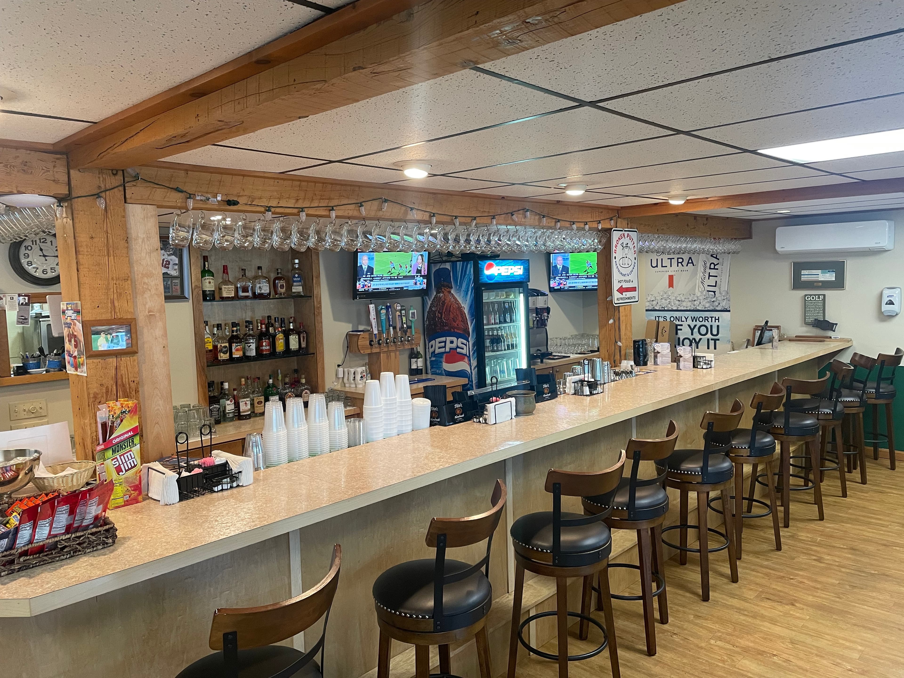 Broken putter grille room - Image 1