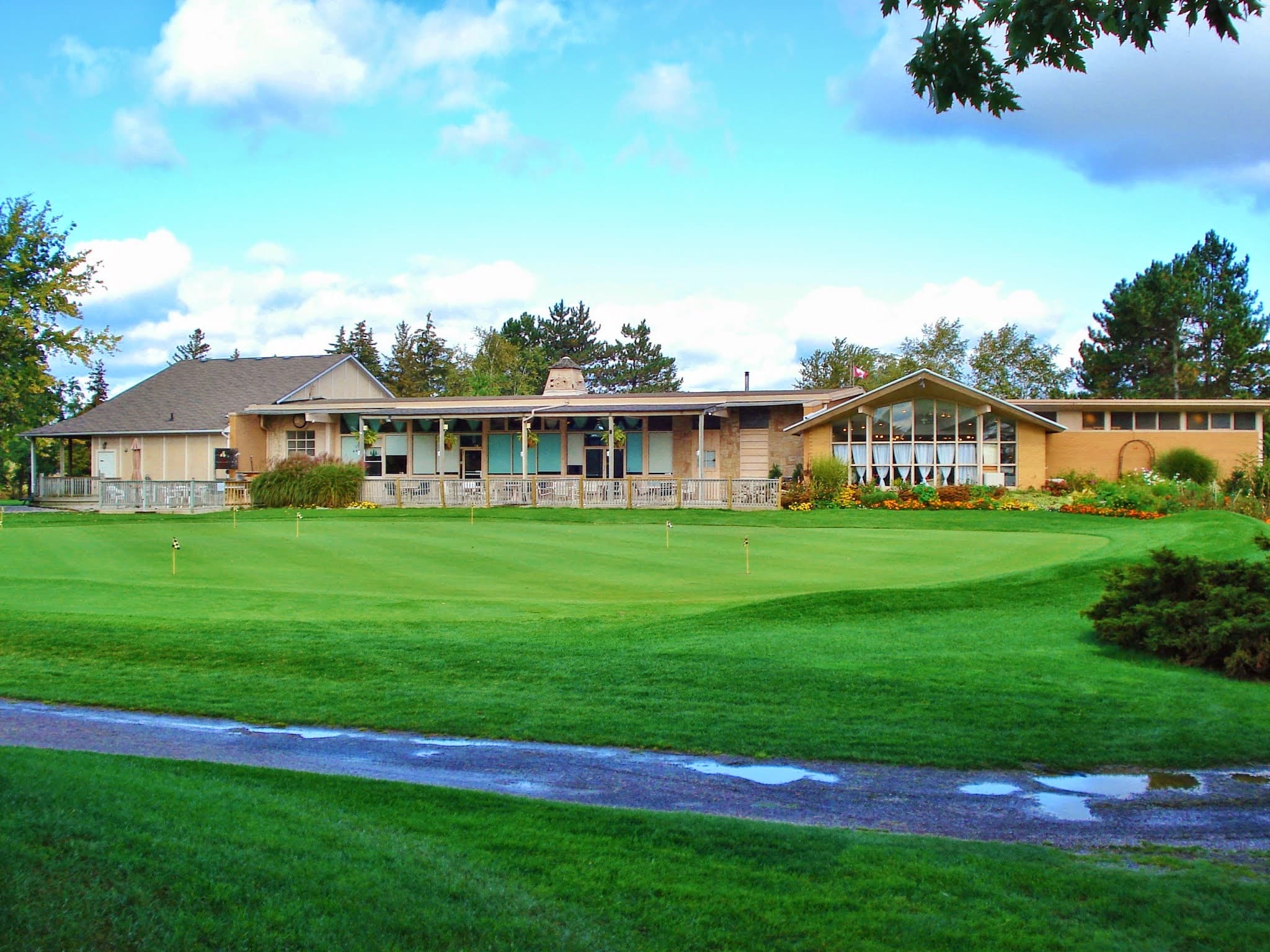 Southern Pines Golf & Country Club - Image 4