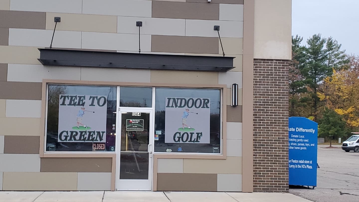 Tee 2 Green Indoor Golf - Image 2