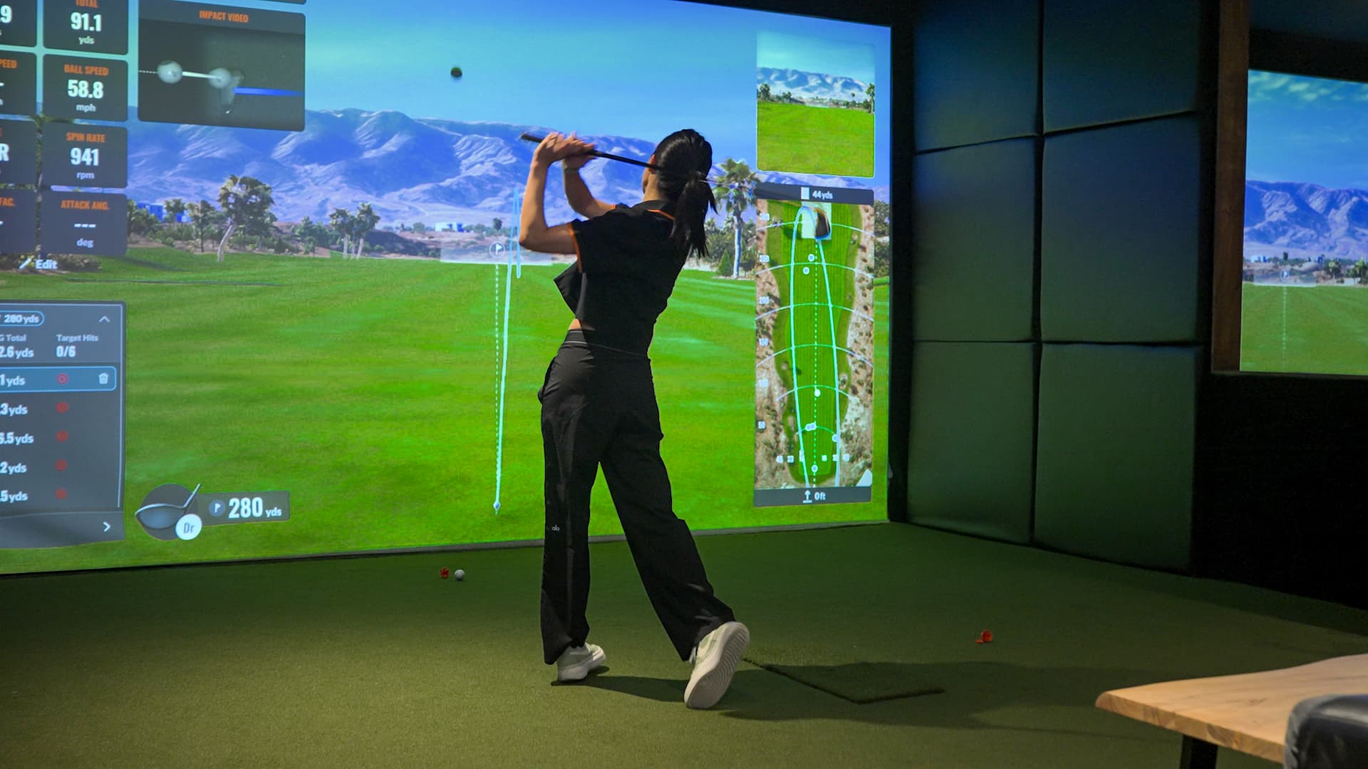 6ix Iron Indoor Golf - Yorkville - Image 3