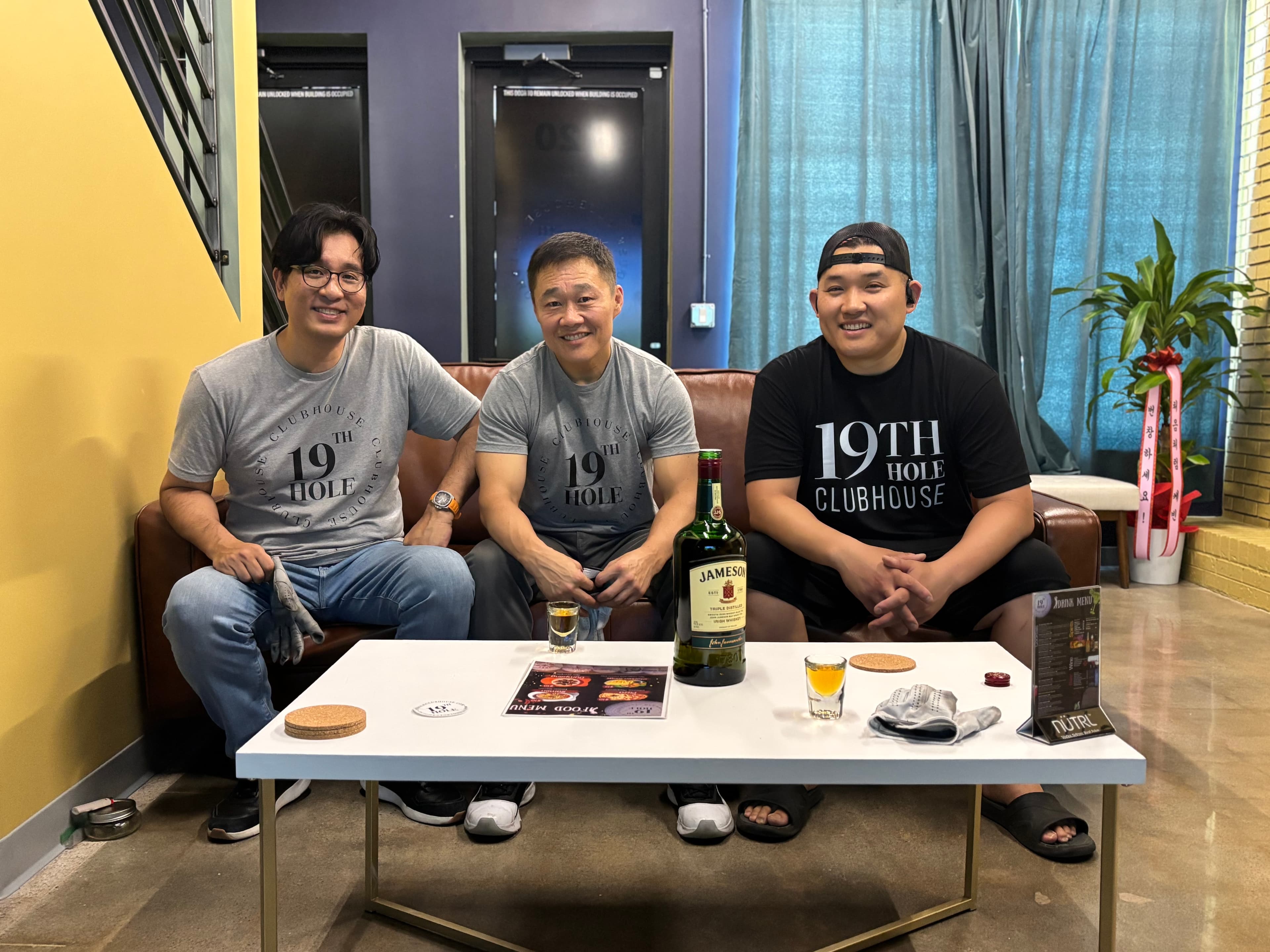 19TH HOLE CLUBHOUSE - Image 2