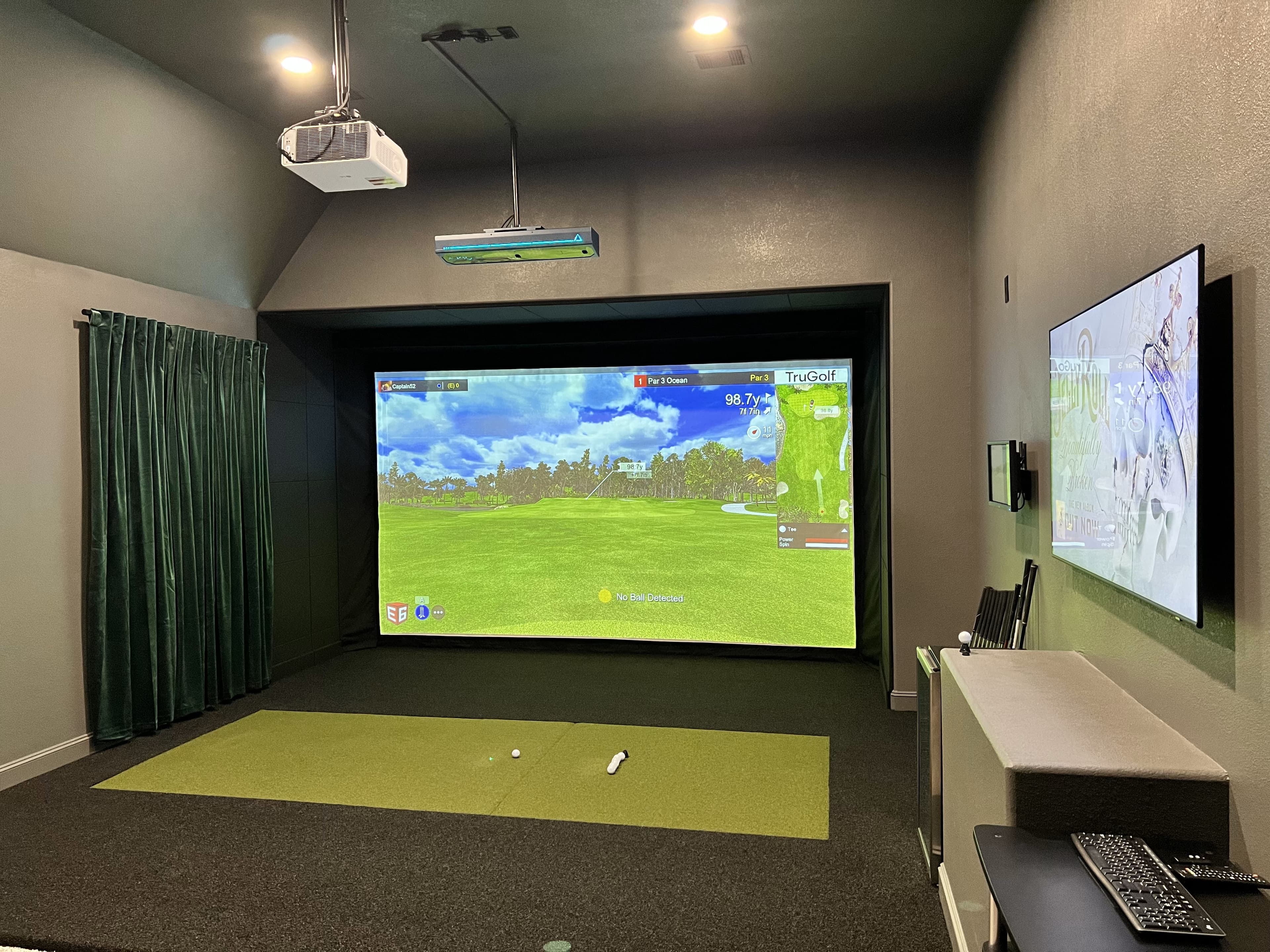 Indoor Golf Launch - Image 1