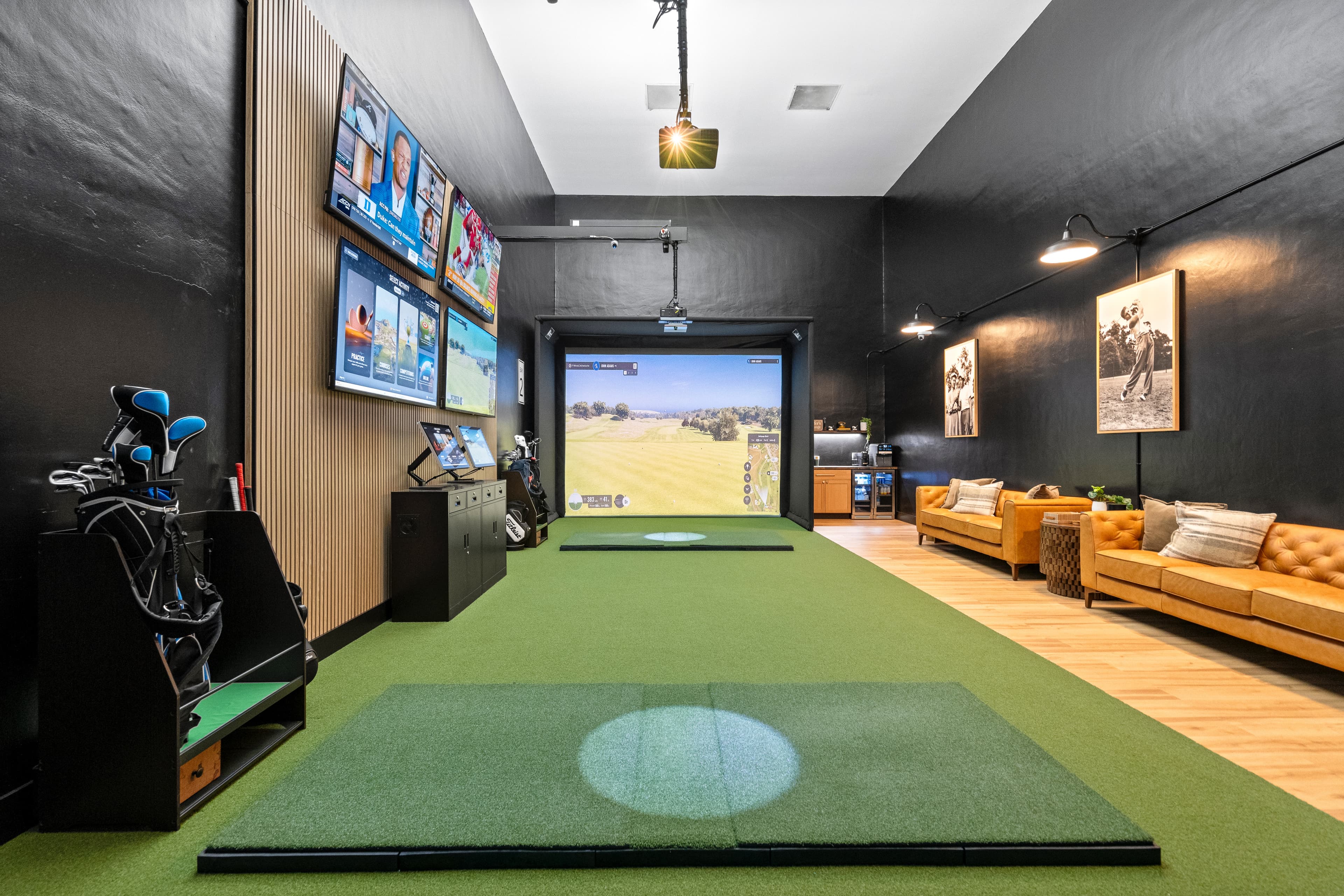Palm + Par Indoor Golf Club - Image 1