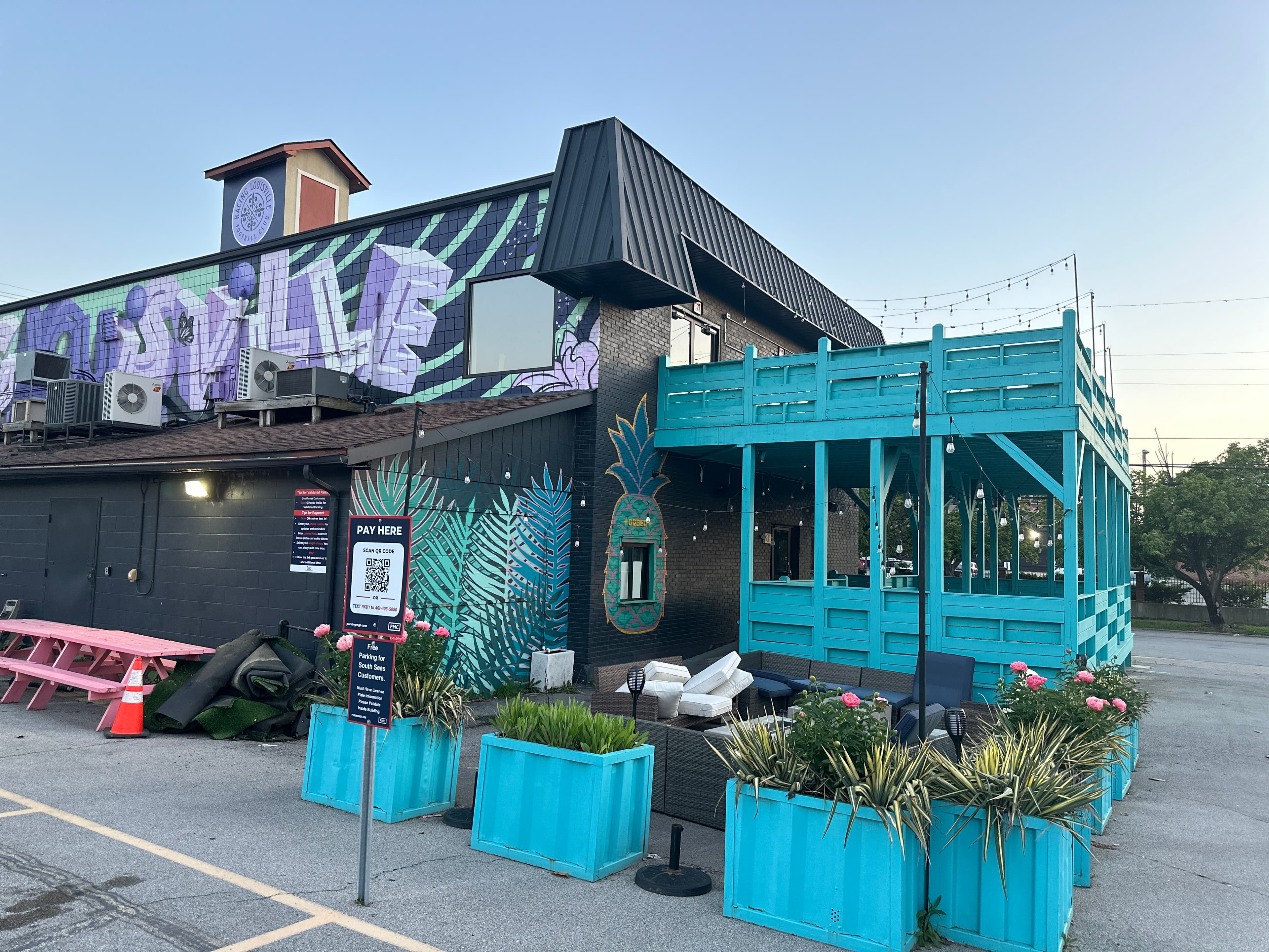 South Seas Tiki & Golf Lounge - Image 2