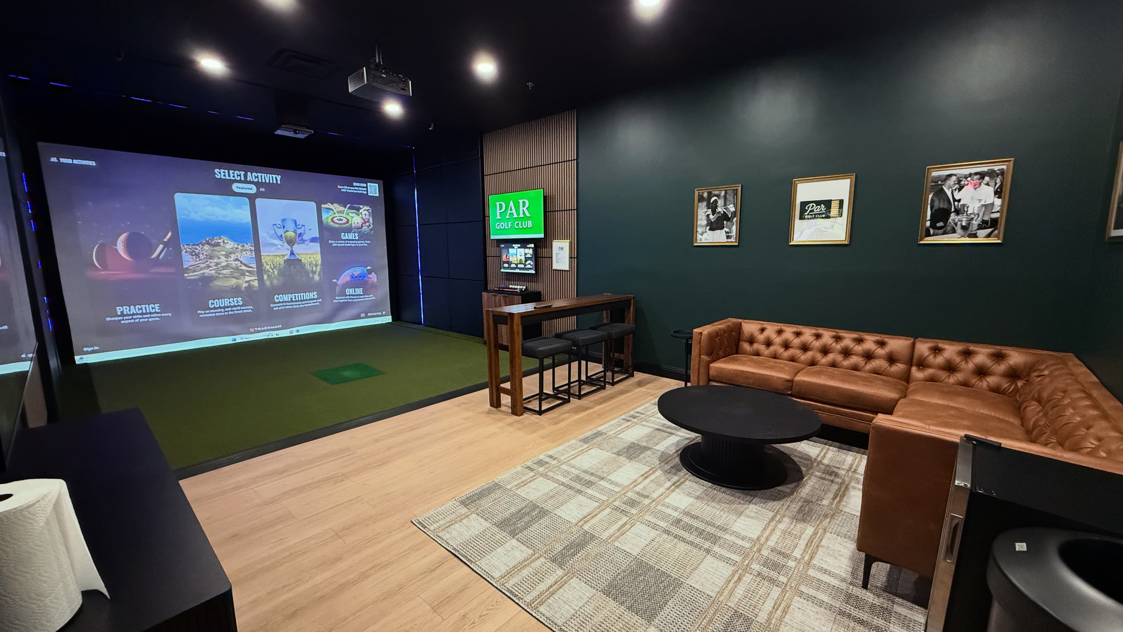 PAR Golf Club - Image 1