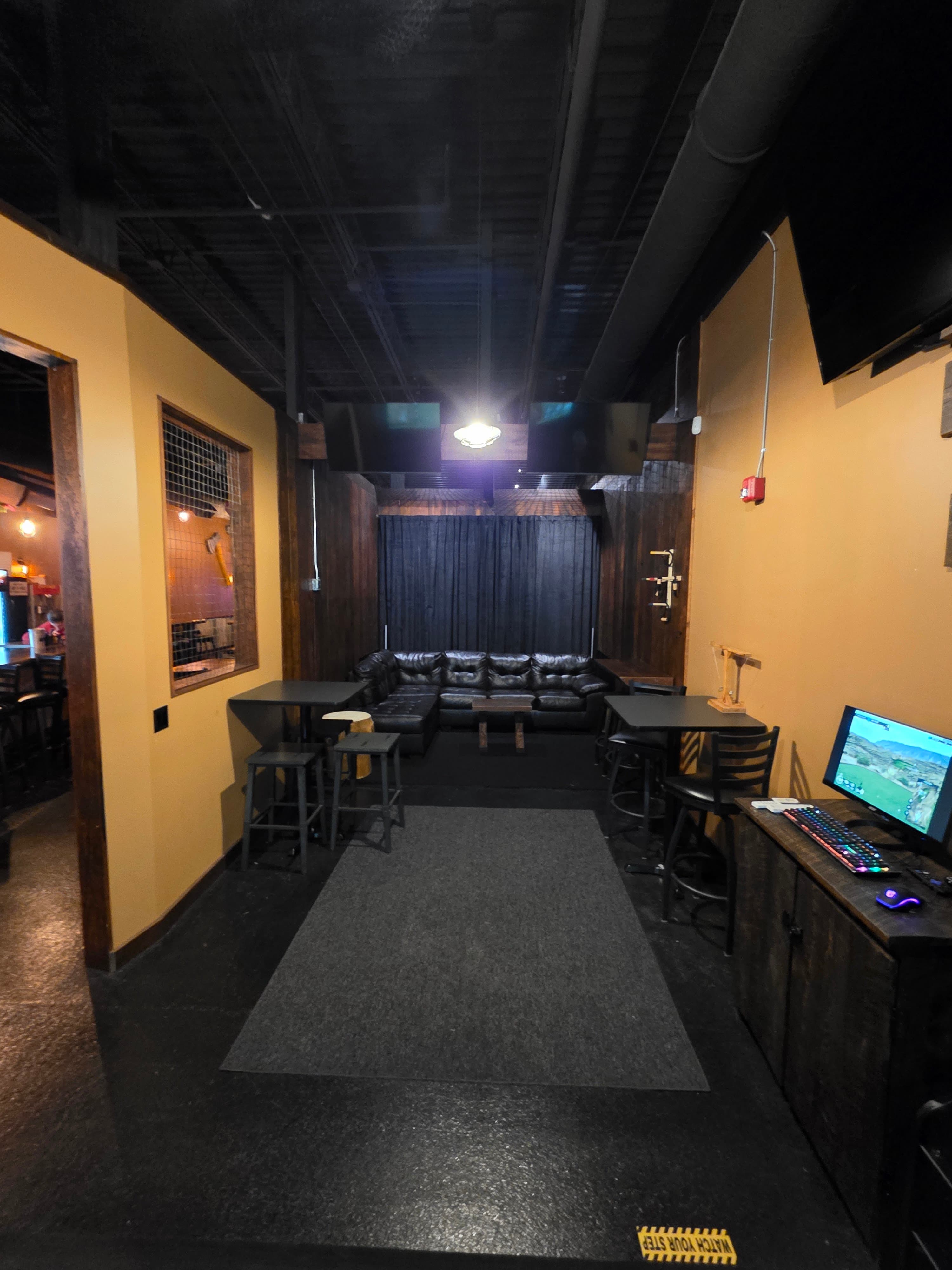 Clubhouse Golf - Image 1