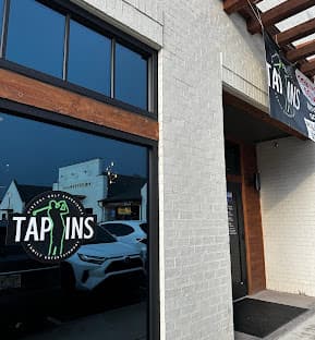 Tap Ins Golf Lounge - Image 1
