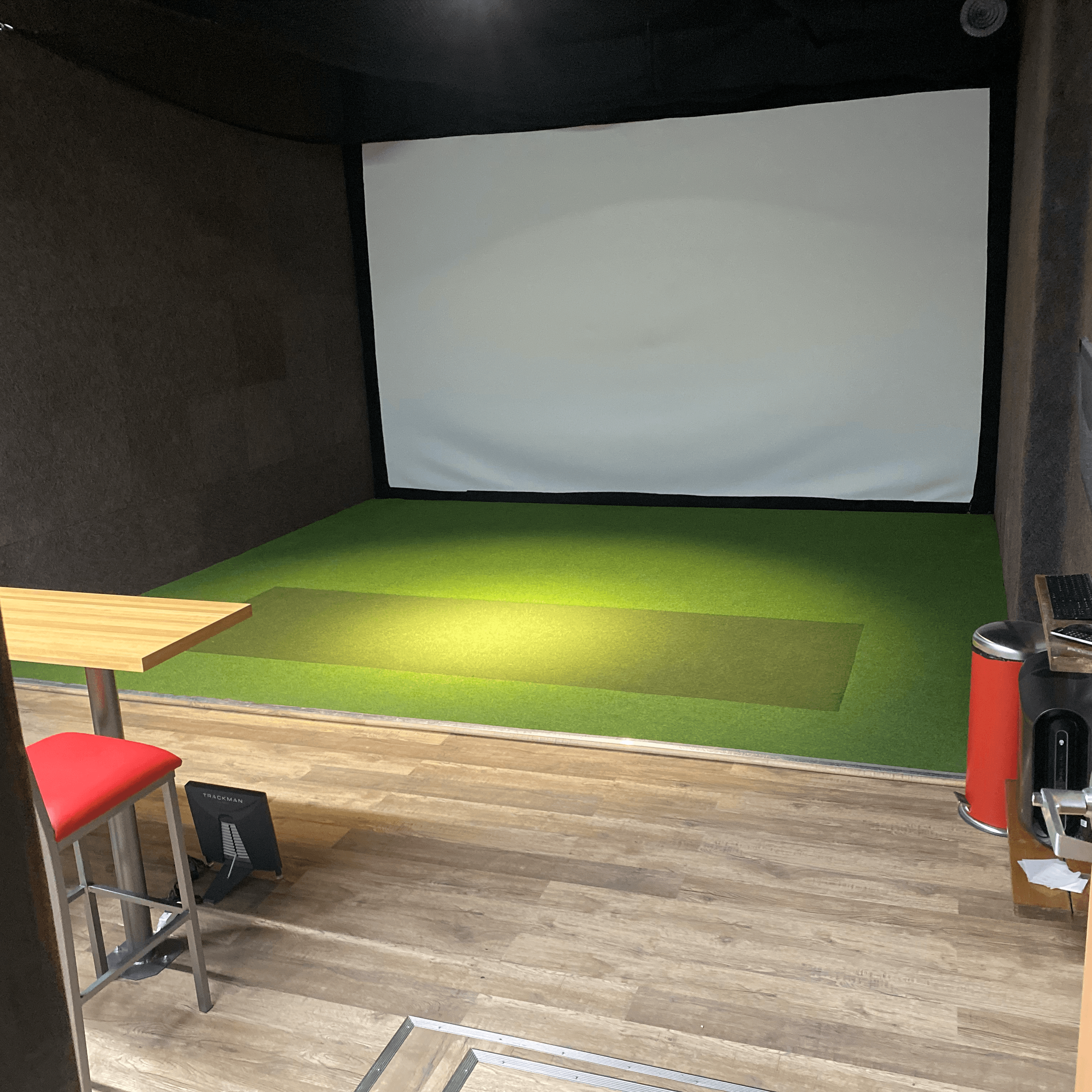 Longshotz Golf Outdoor Range - Image 10