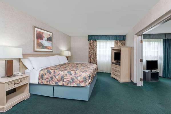 Ramada by Wyndham London - Image 8