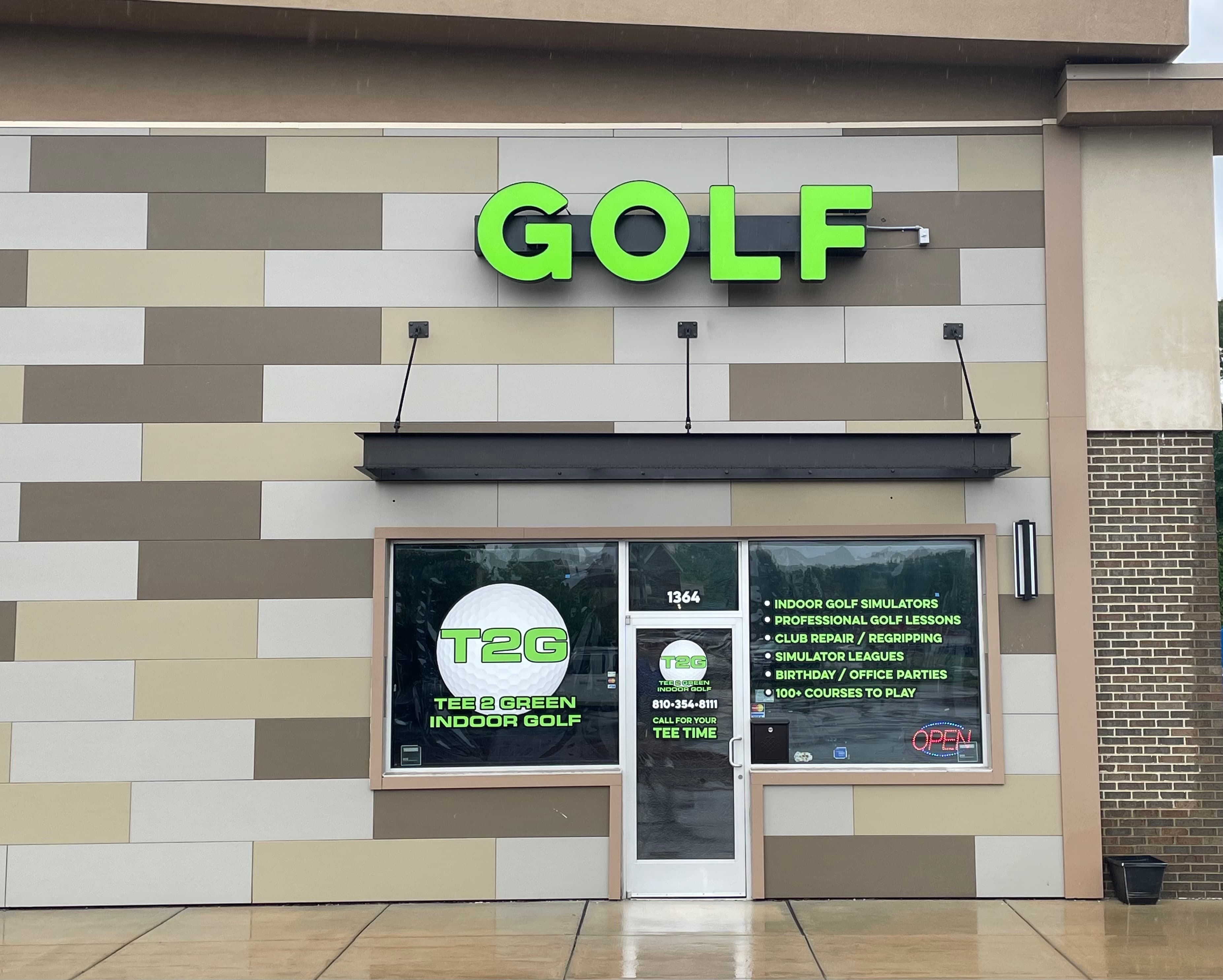 Tee 2 Green Indoor Golf - Image 1