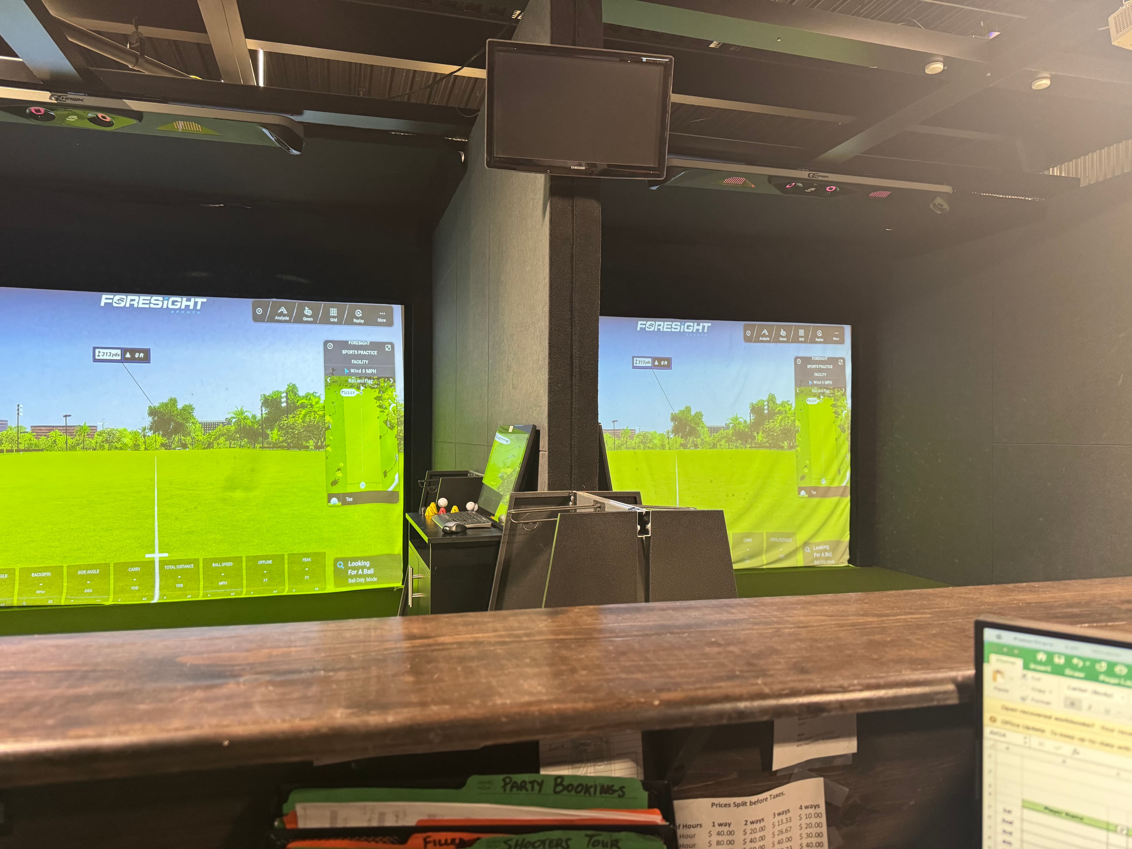 Shooters Indoor Golf - Image 1