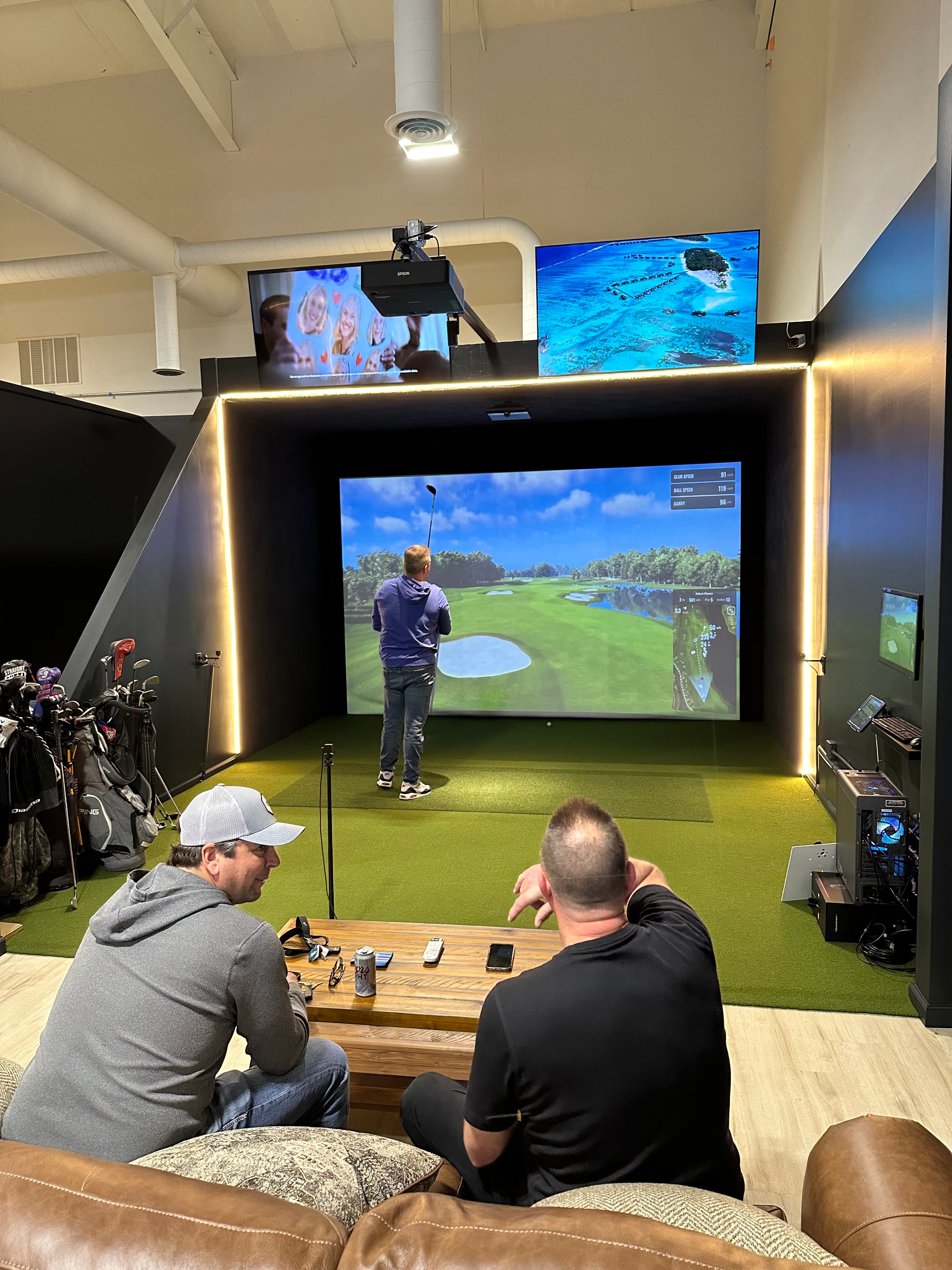 Ohio Golf Lounge - Image 9