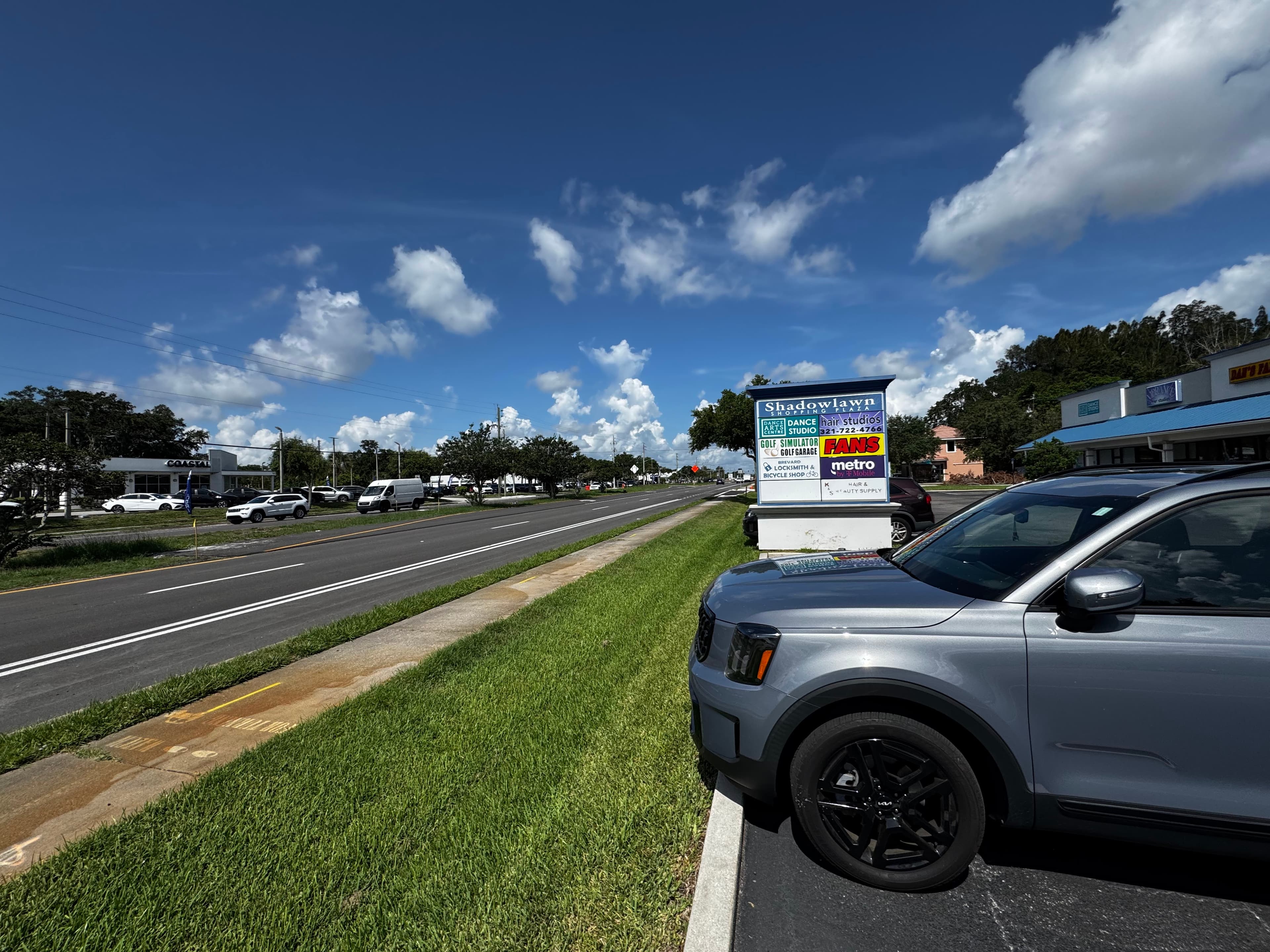 Golf garage Please click on website to book Times NOT BOOK NOW !!! 3 bays open, Pool, Darts and BEER and WINE - Image 10