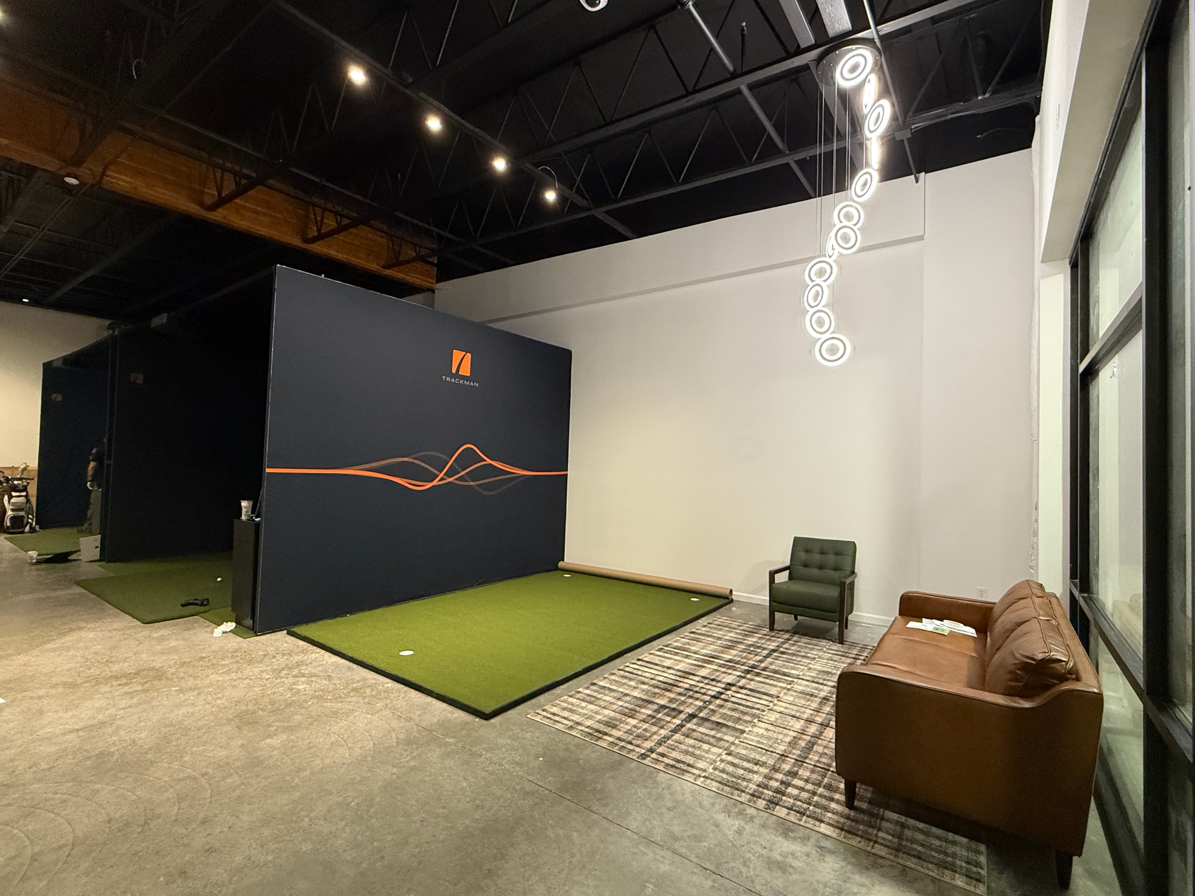 Salmon Creek Indoor Golf Club - Image 4