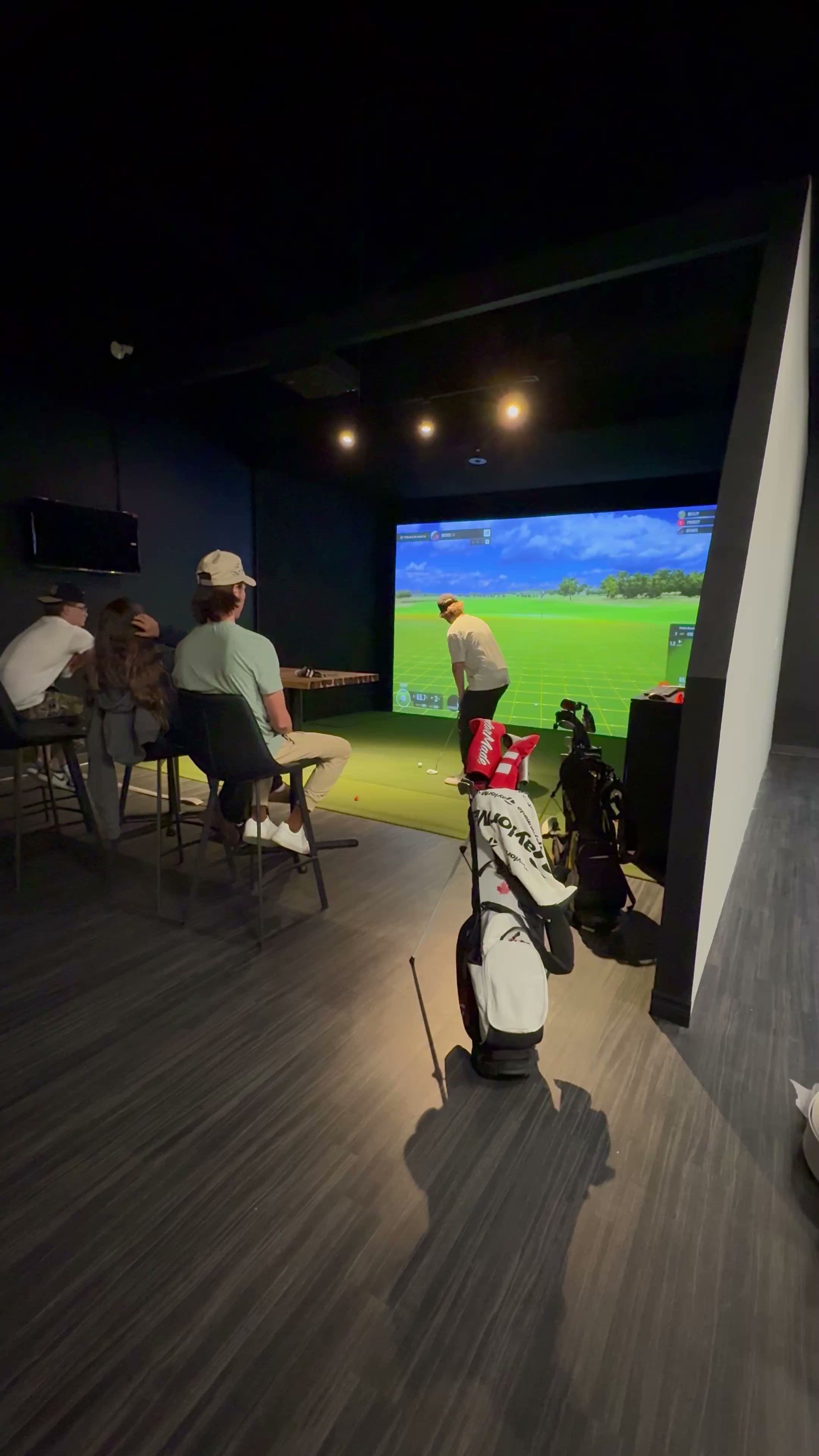 The Clubhouse Bar & Golf Sim - Image 2