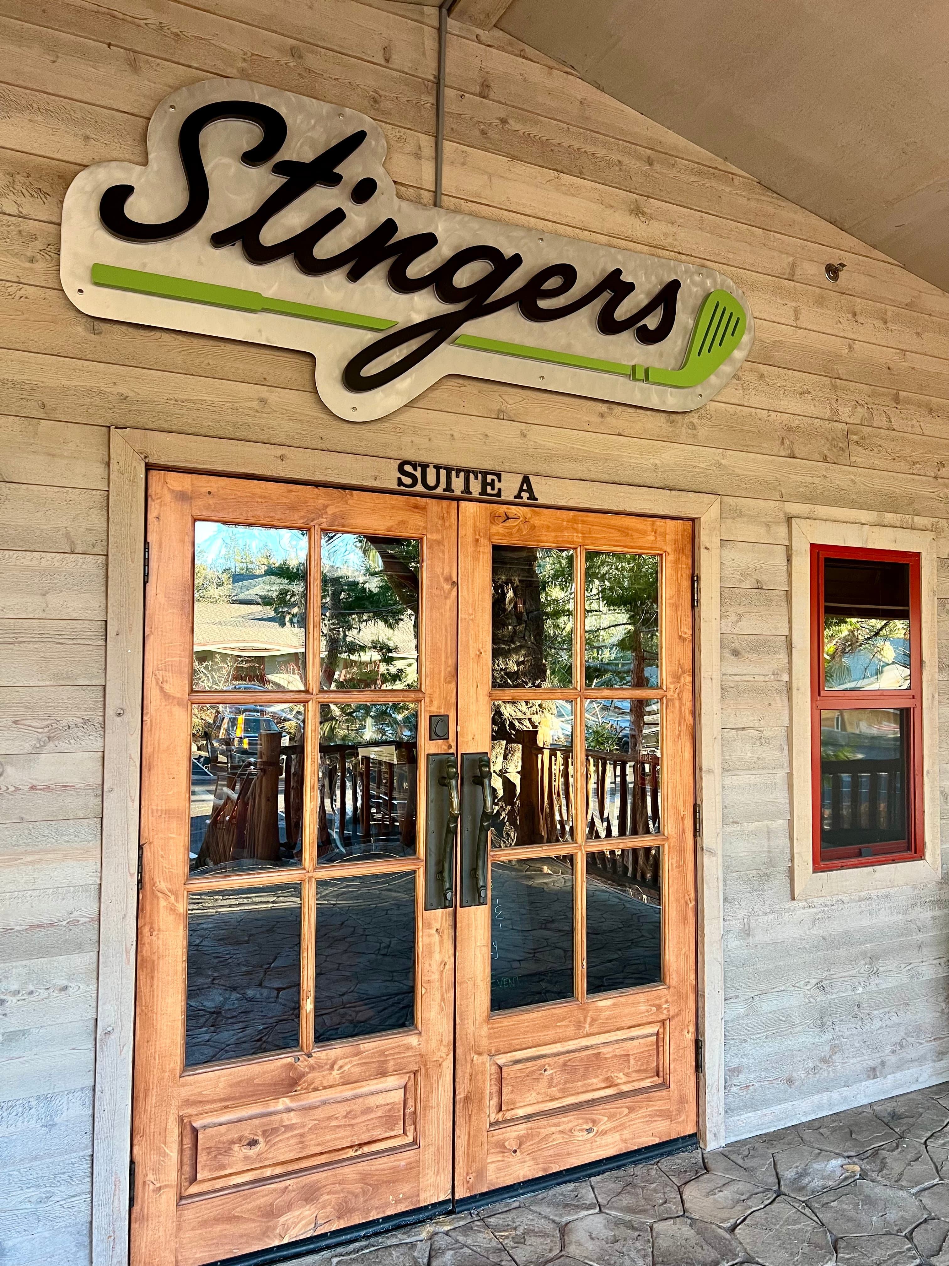 Stingers Golf Lounge - Restaurant, Bar & Simulators - Image 1