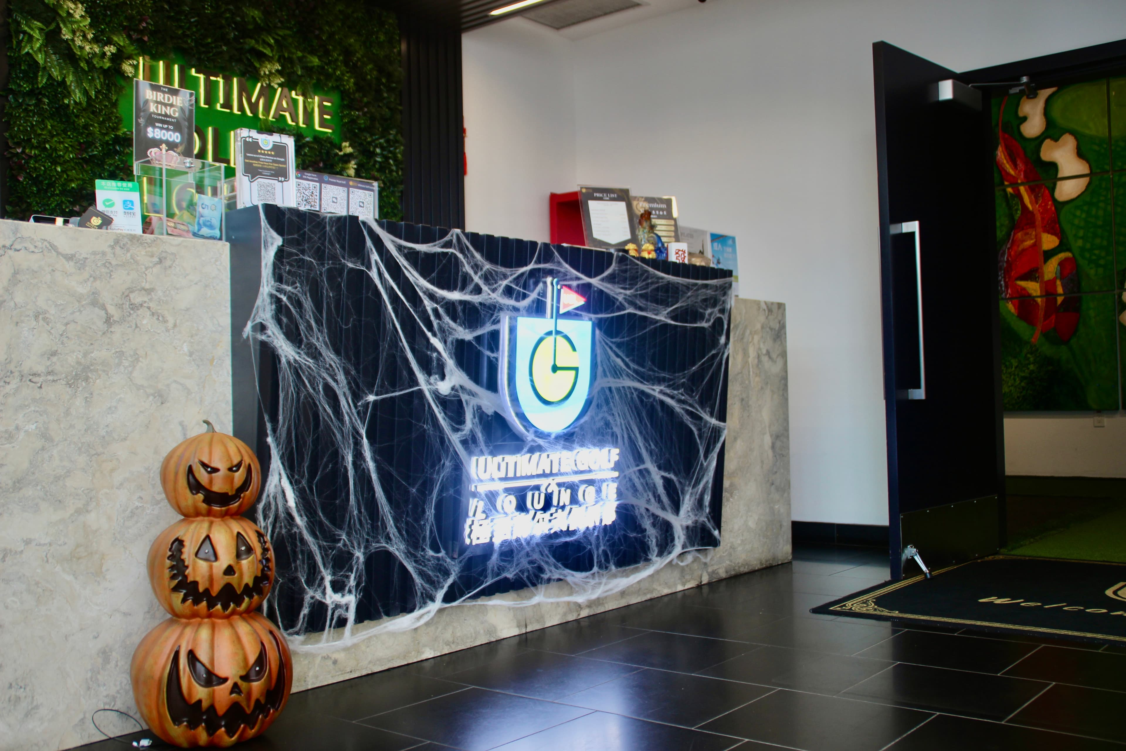 Ultimate Golf Lounge - Image 4