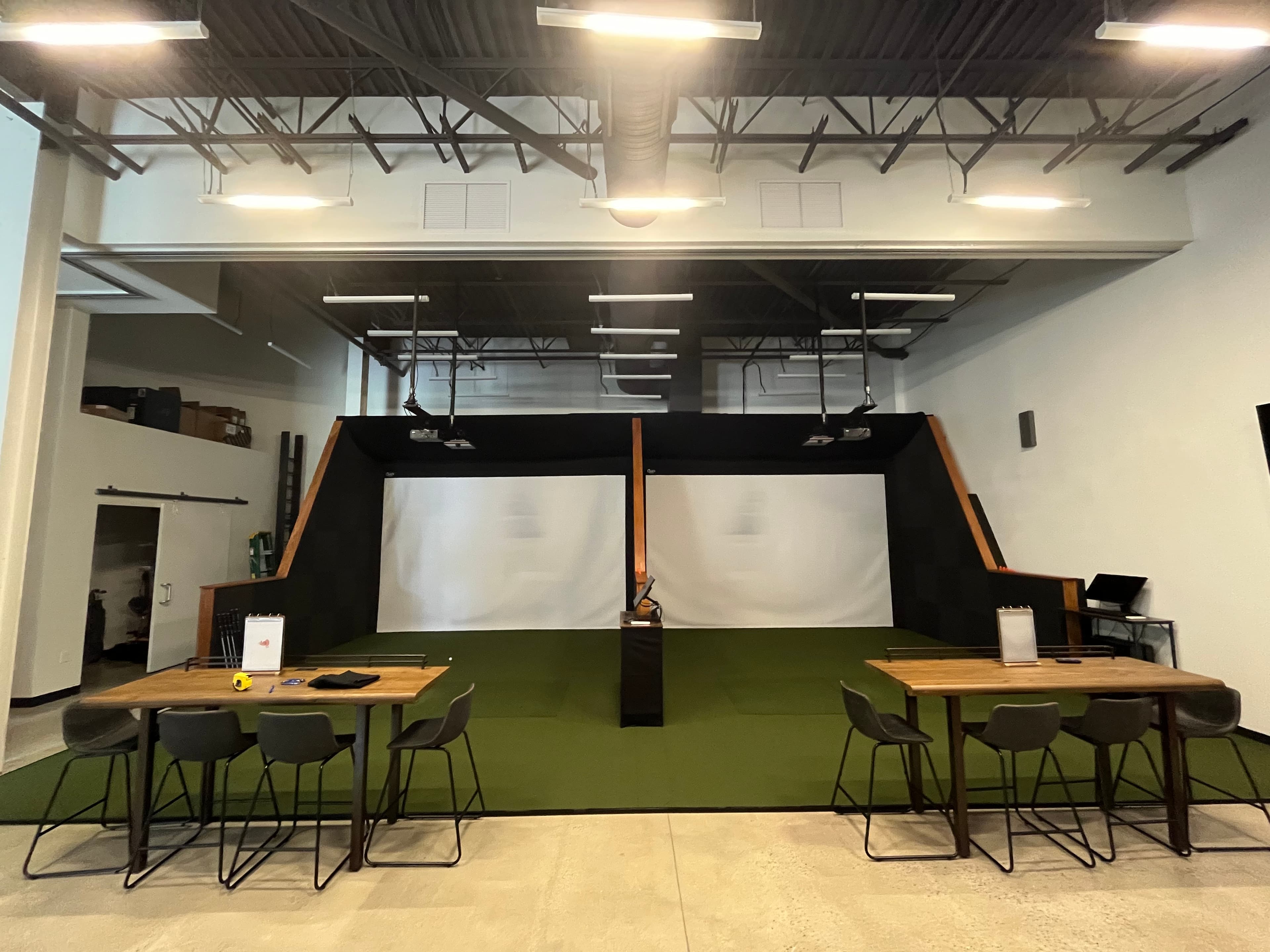 Fox Den Indoor Golf - Image 1