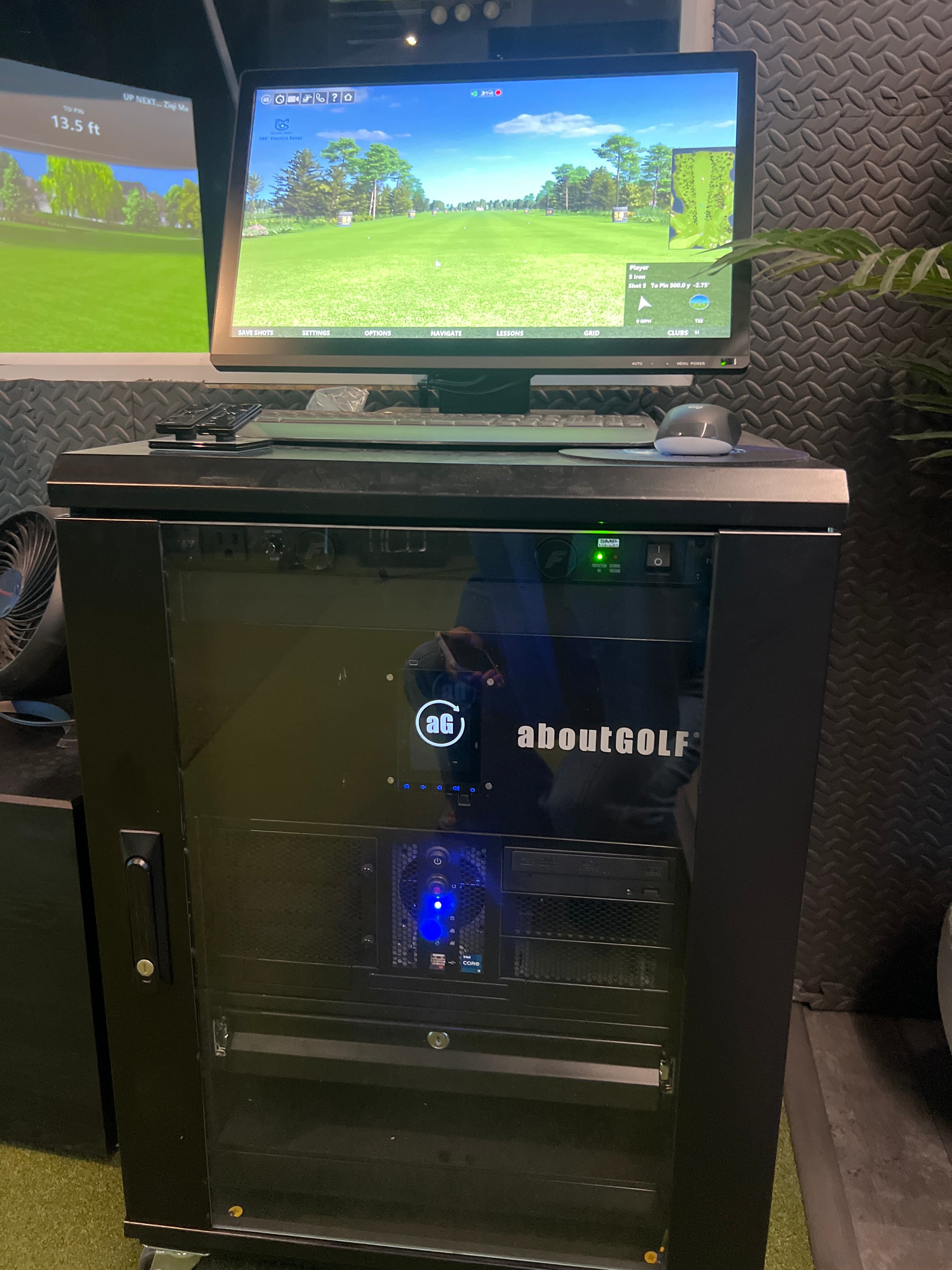 GOLFi Indoor Golf Center - Image 8