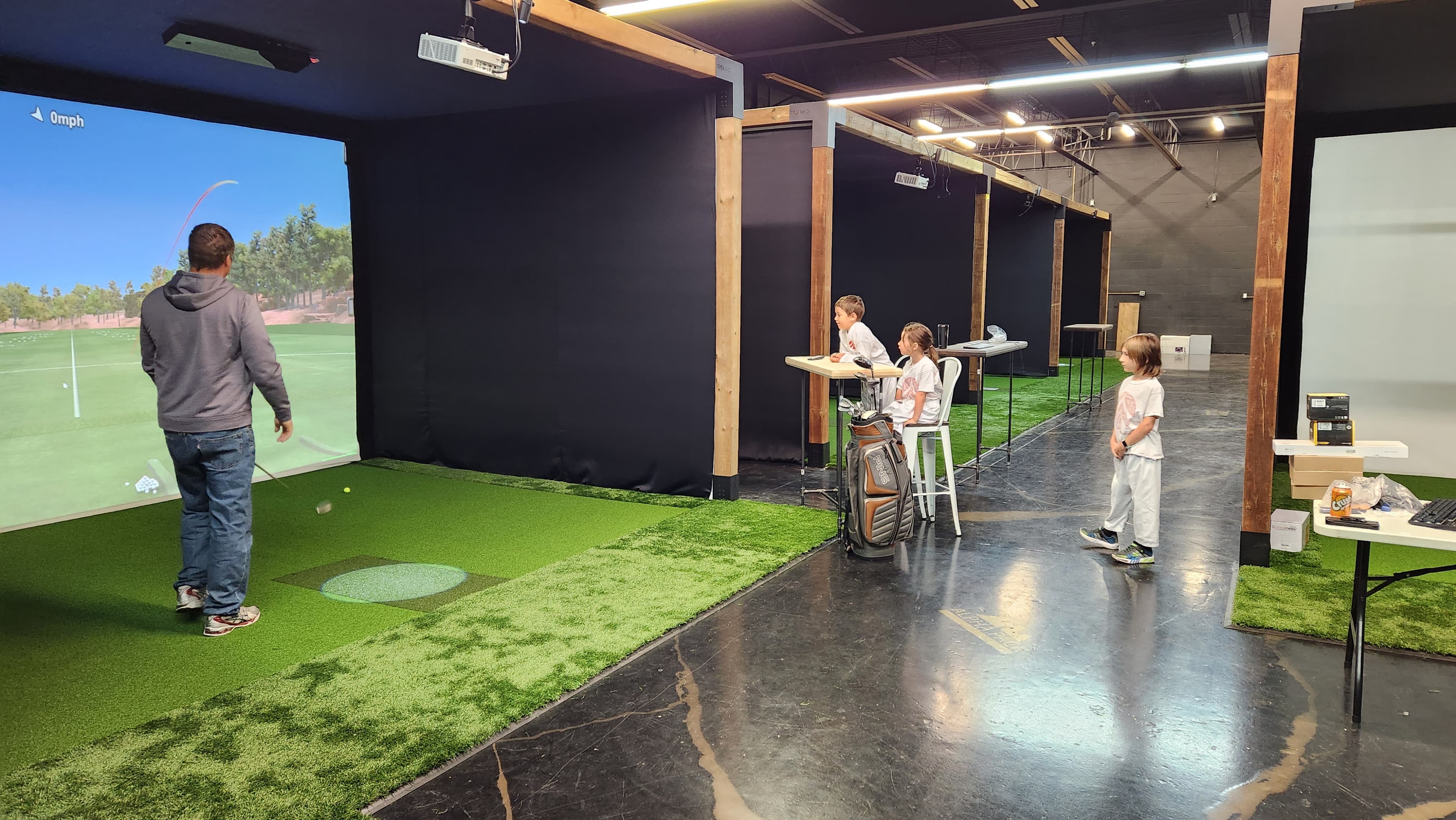 The Mad Hitter Indoor Golf Lounge - Image 7