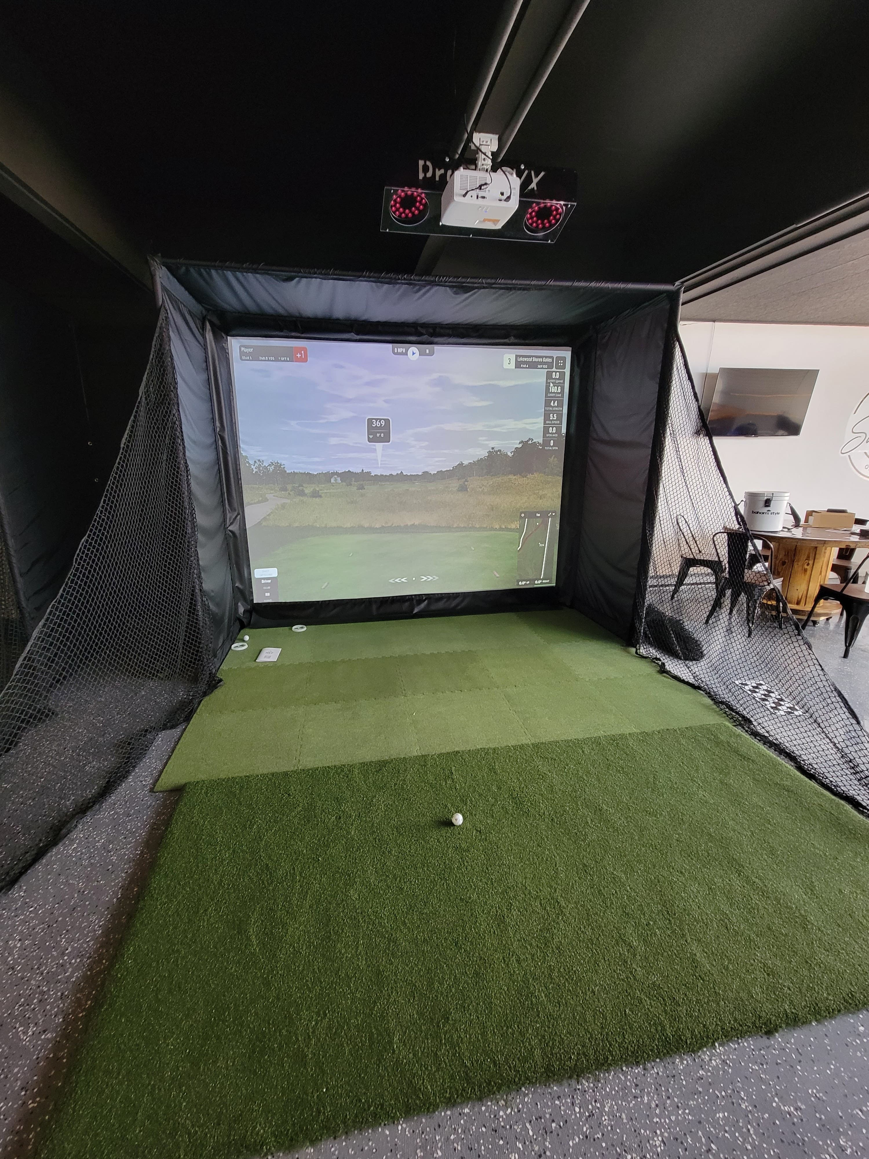 Swingers Indoor Golf - Image 6