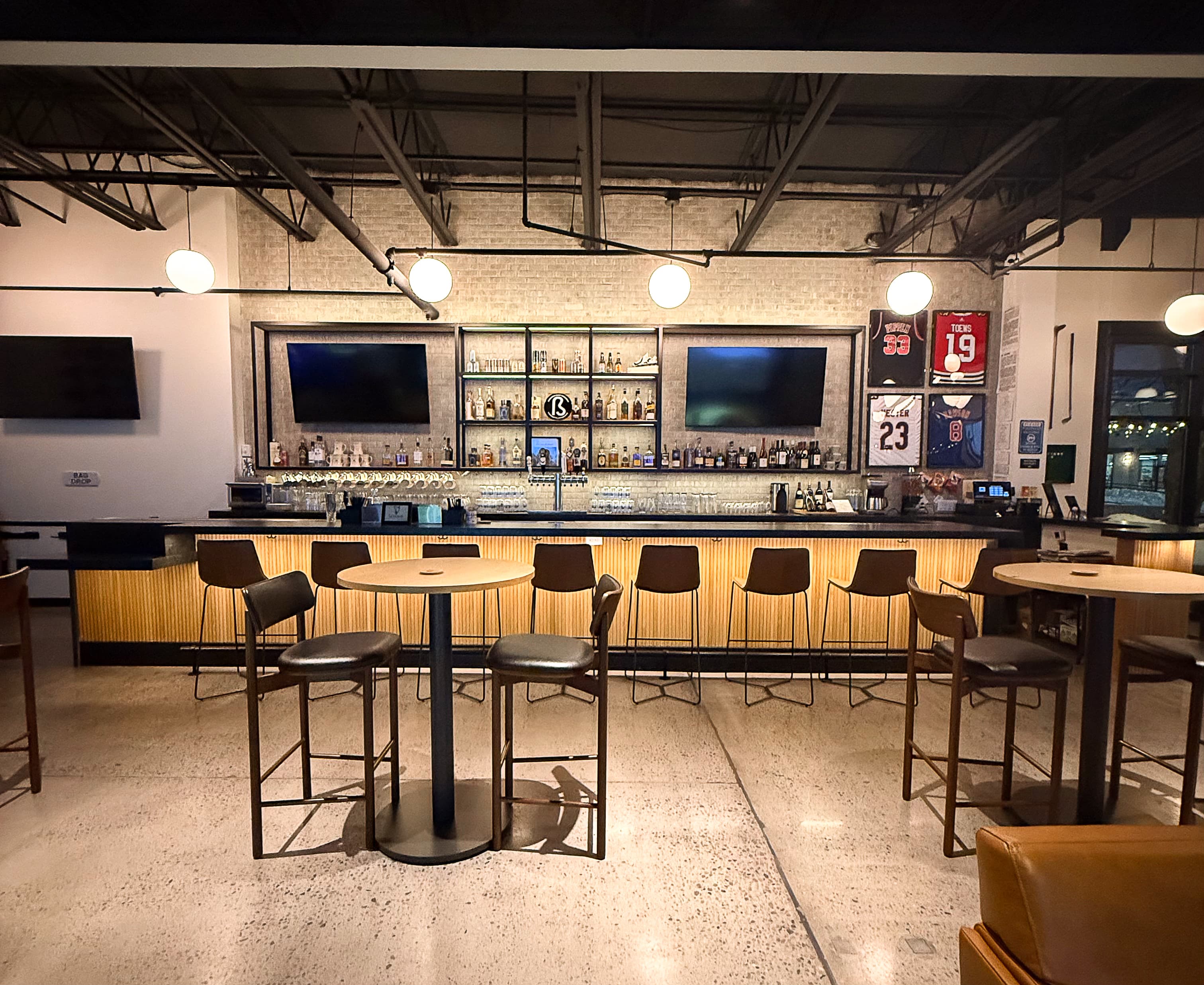 The Ironwood Golf Simulator Bar - Image 2