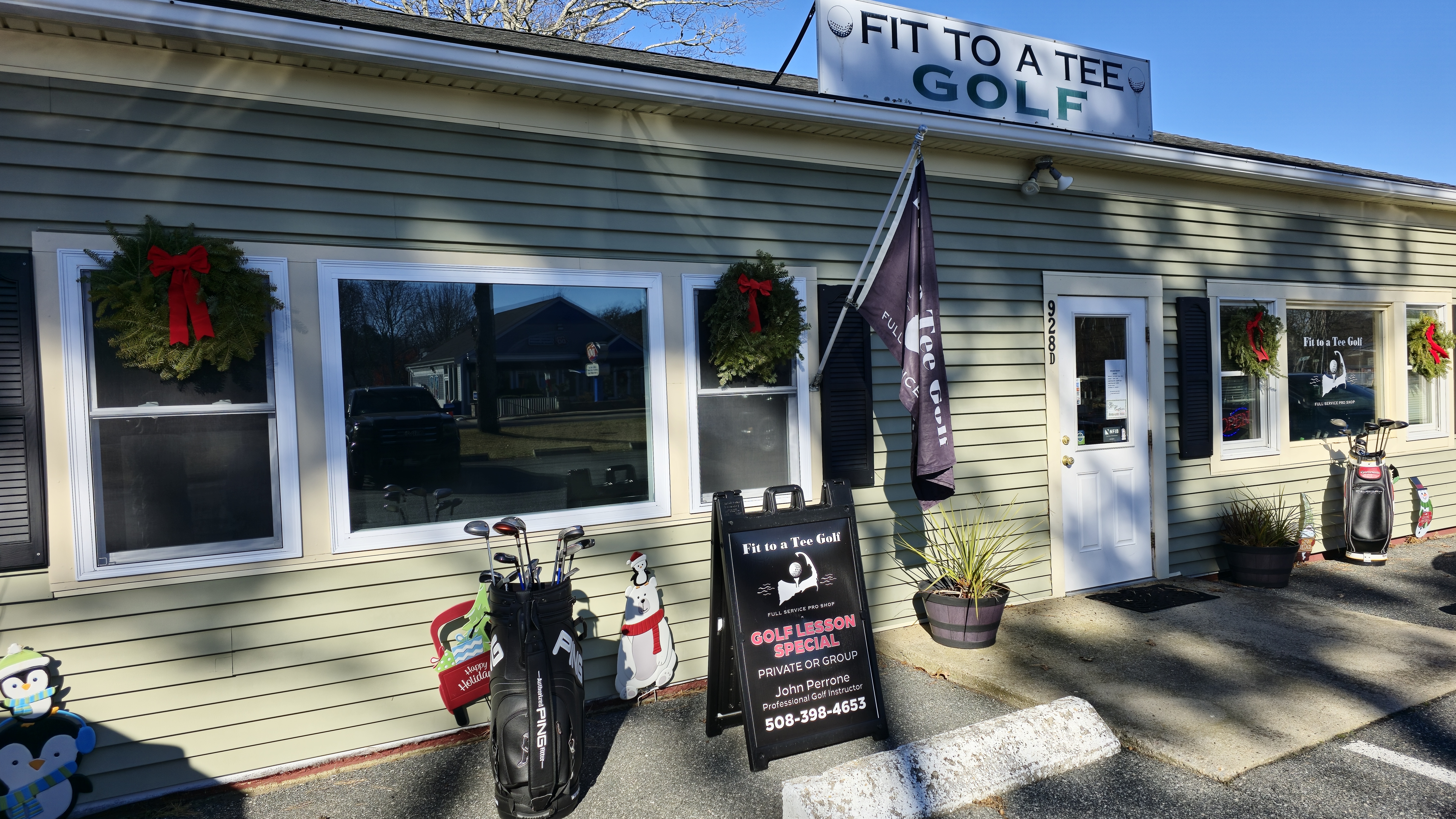 Fit To A Tee Golf Shop - Image 1