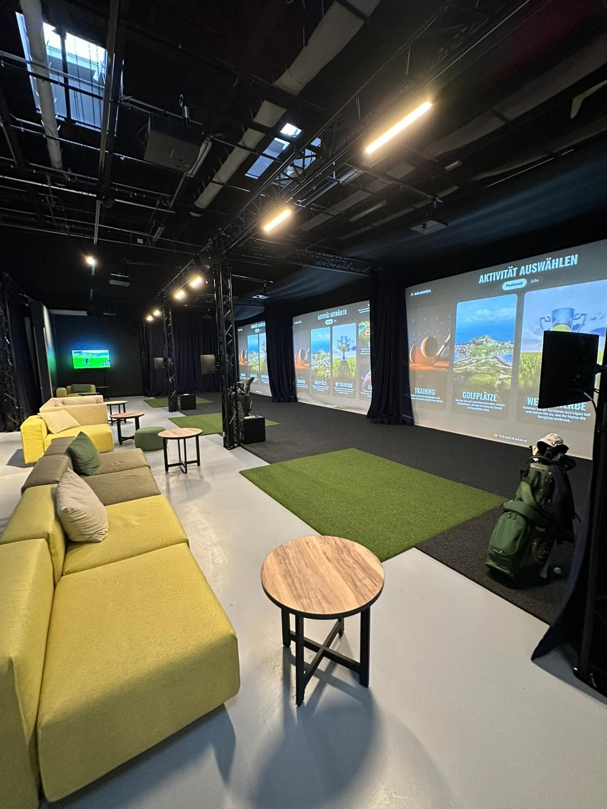 Seven Tees Indoor Golf Köln - Image 4