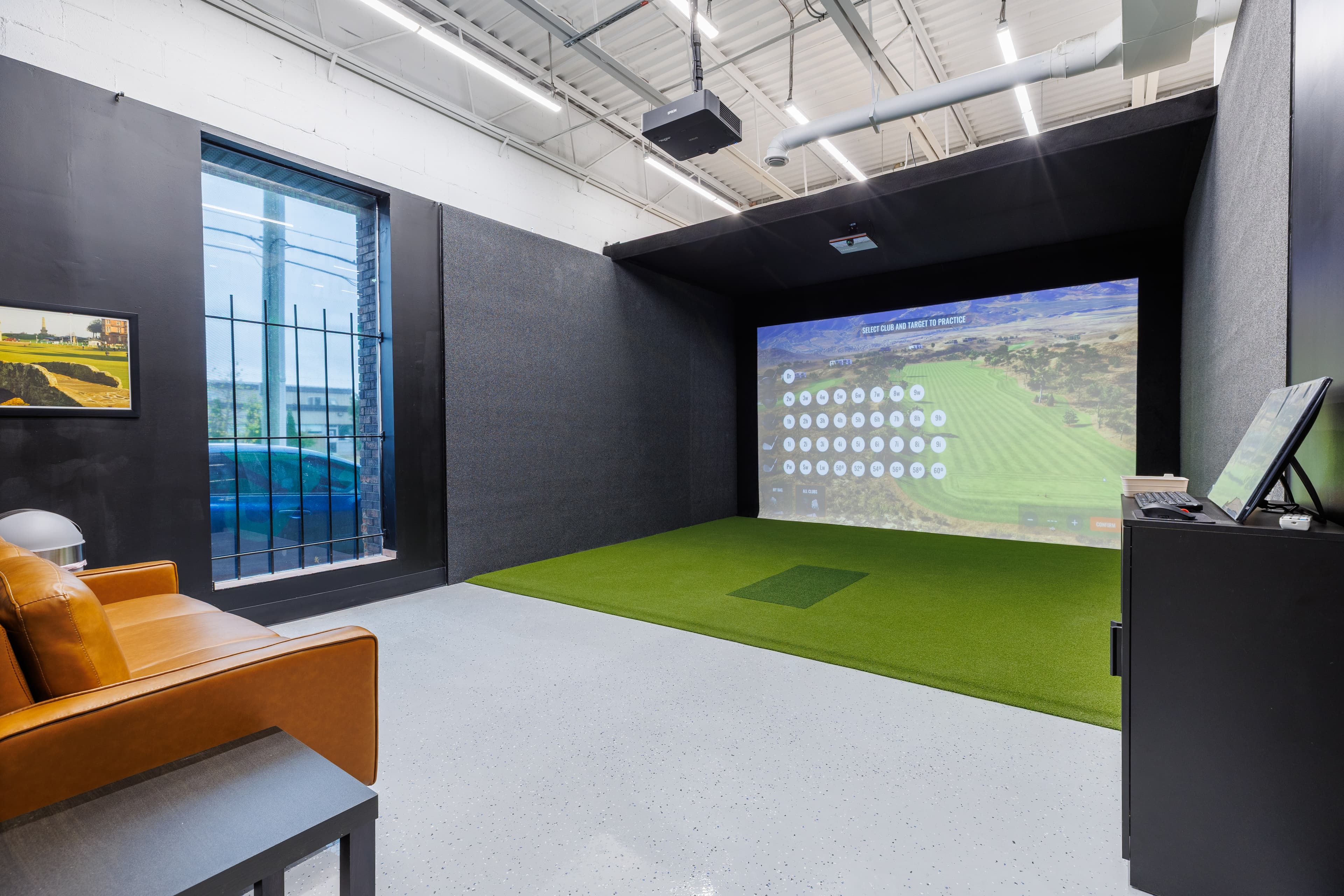 Doctor Golf Indoor Simulator - Image 1