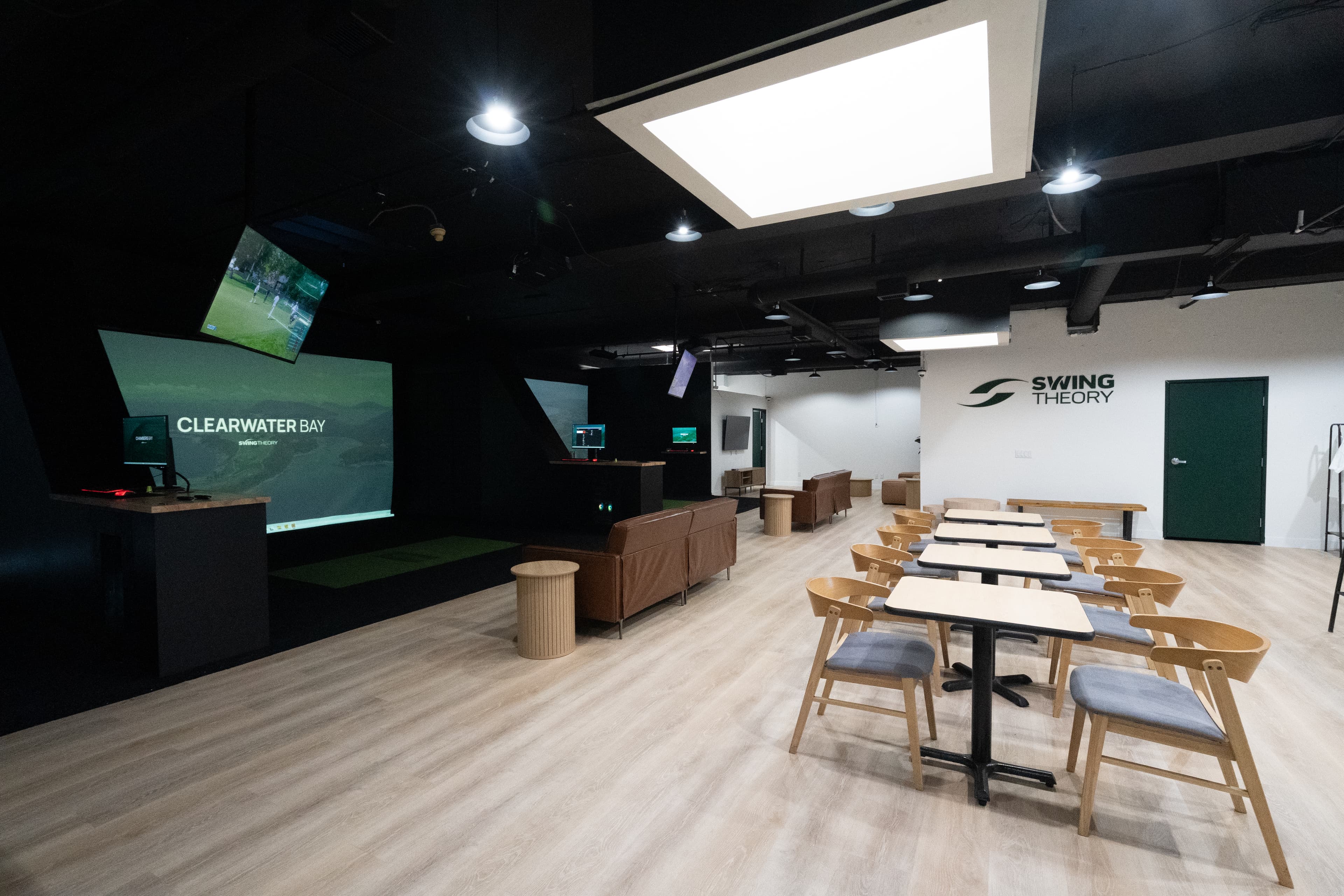 Swing Theory Indoor Golf - Image 1