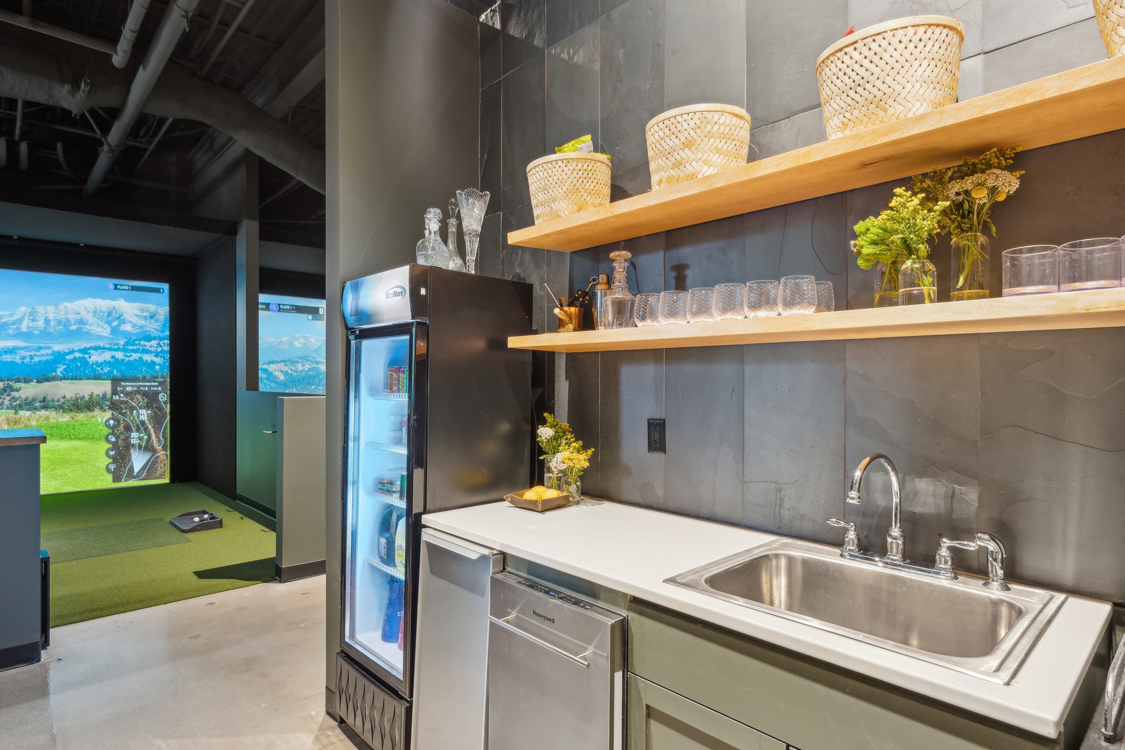 Indoor Golf Club: The Bays on Coleman Golf Simulators - Image 10